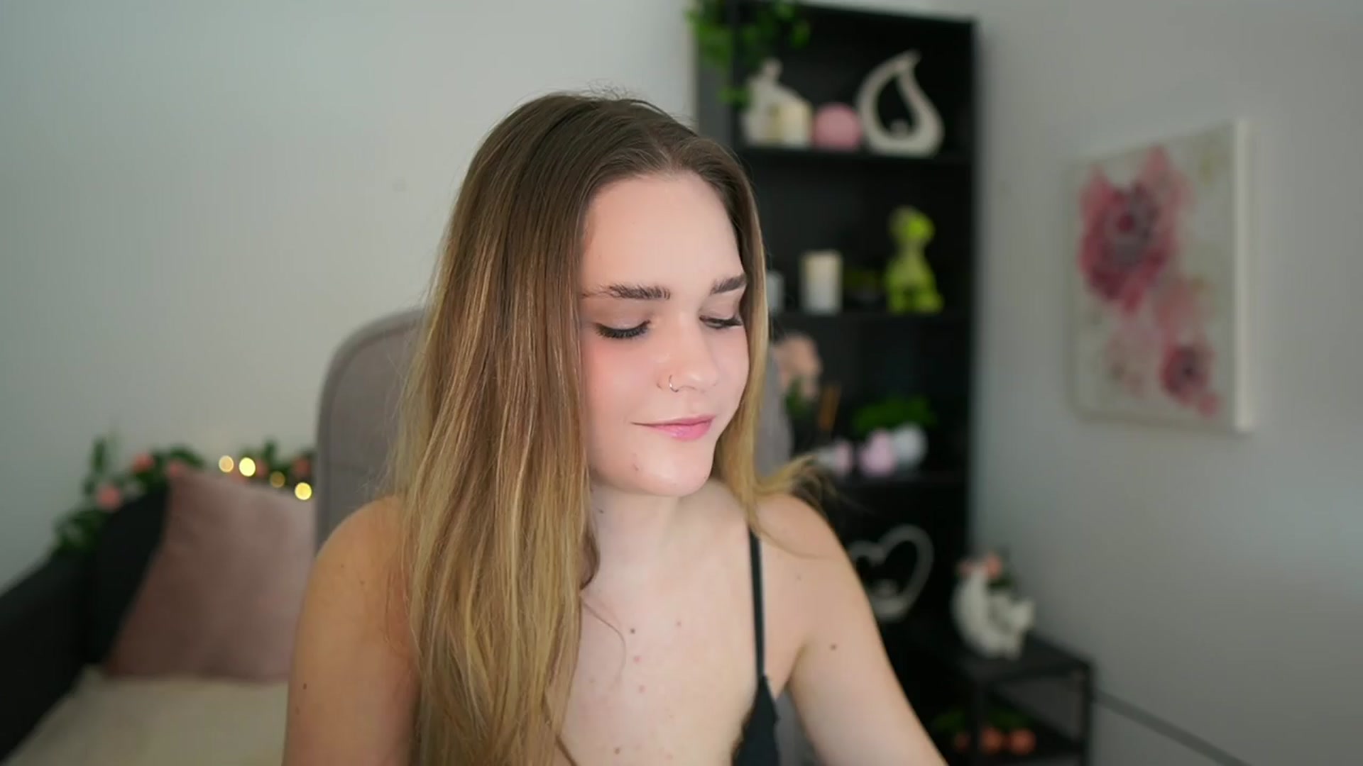 Gallery image thumbnail from Skyla_Novea_'s myfreecams stream on, 03/21/2024, 21:42 image 1 of 20