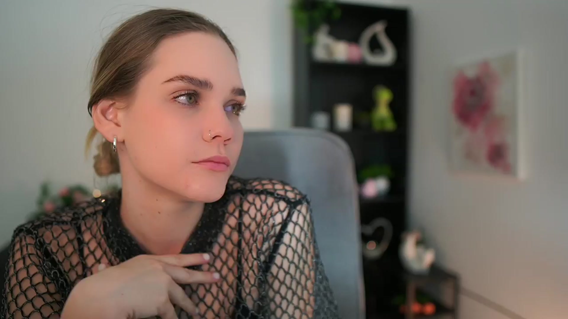 Gallery image thumbnail from Skyla_Novea_'s myfreecams stream on, 03/22/2024, 19:05 image 10 of 20