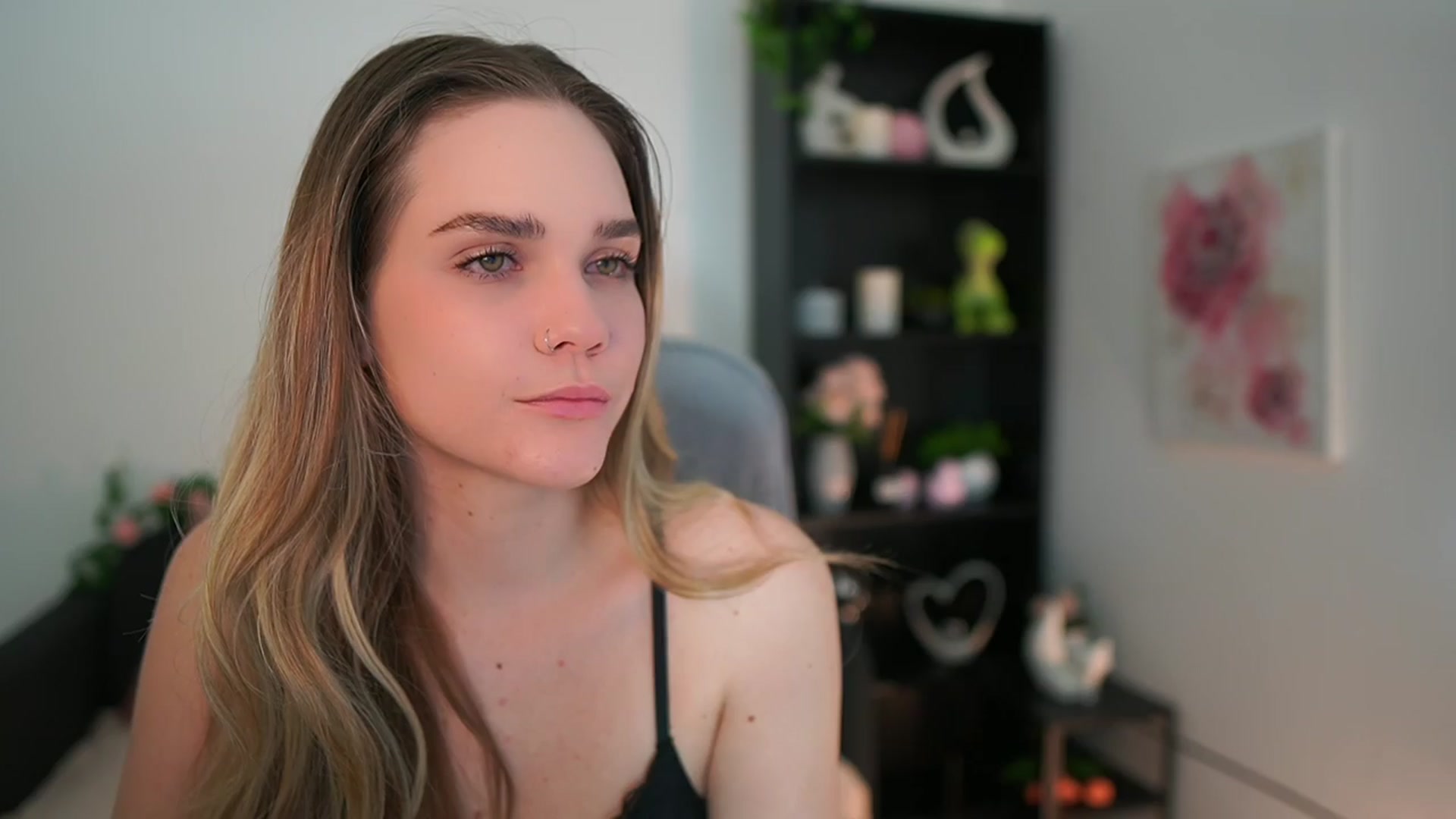 Gallery image thumbnail from Skyla_Novea_'s myfreecams stream on, 03/22/2024, 20:01 image 12 of 20