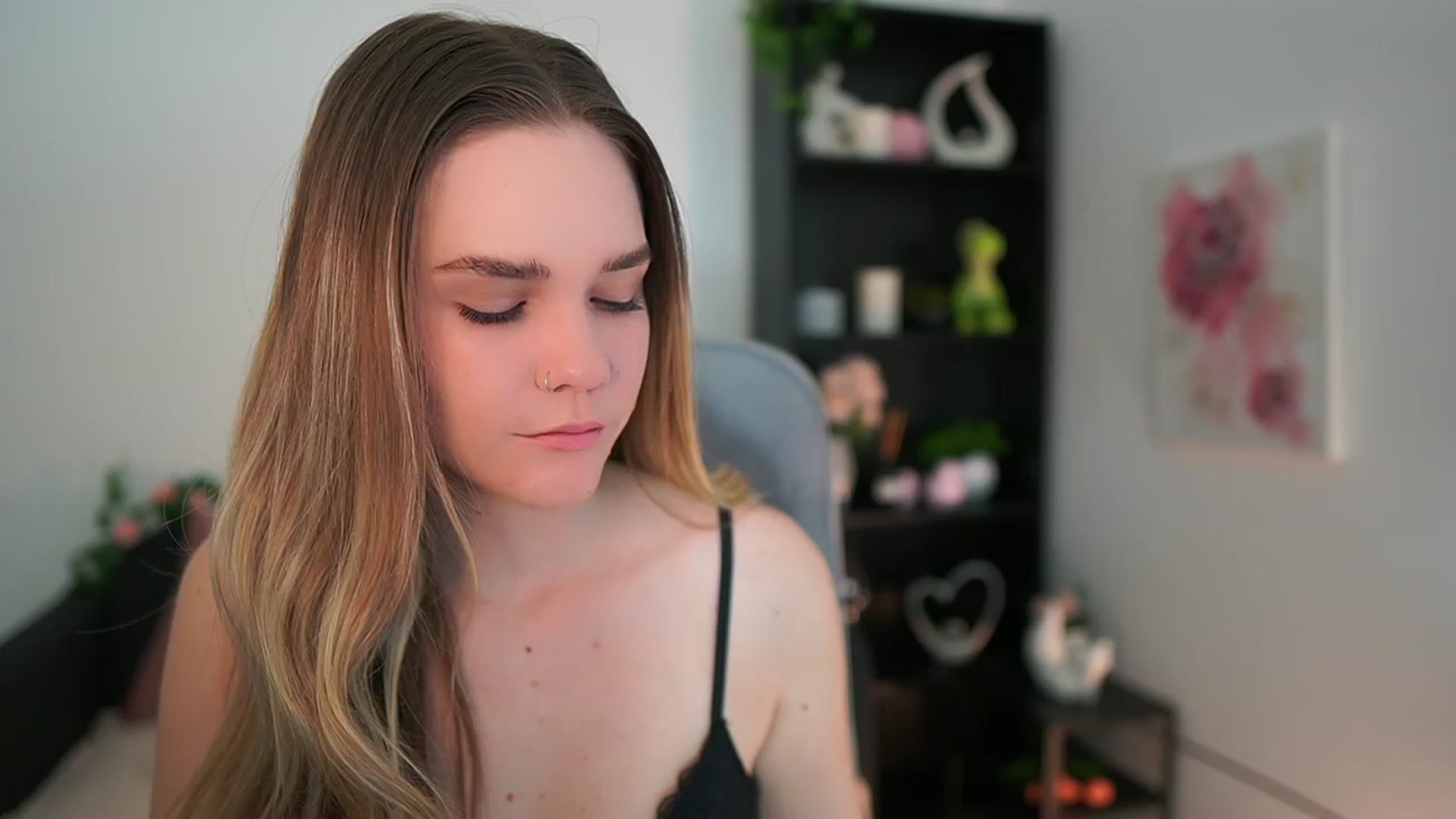 Gallery image thumbnail from Skyla_Novea_'s myfreecams stream on, 03/22/2024, 20:01 image 1 of 20