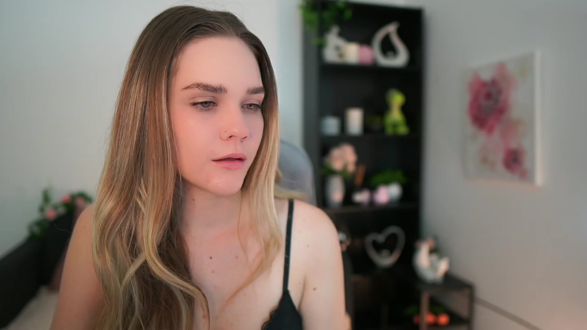 Gallery image thumbnail from Skyla_Novea_'s myfreecams stream on, 03/22/2024, 20:01 image 3 of 20