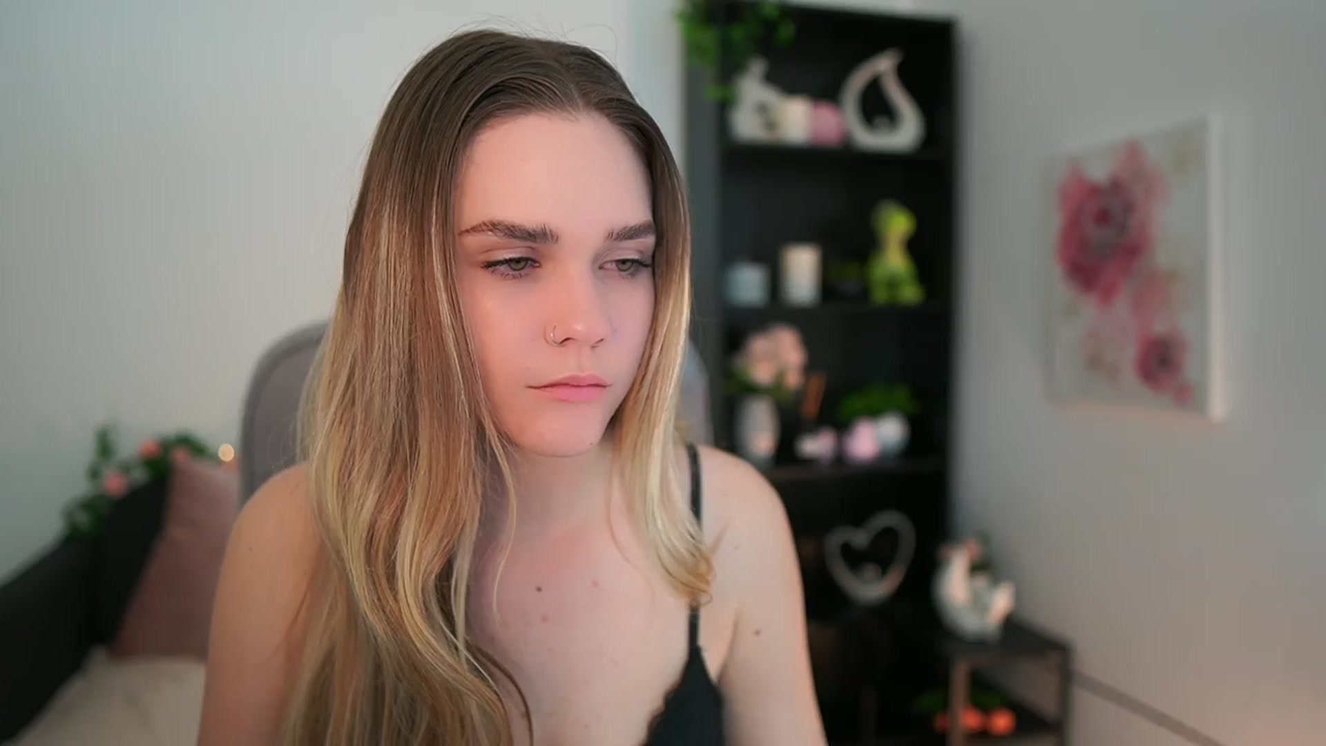 Gallery image thumbnail from Skyla_Novea_'s myfreecams stream on, 03/22/2024, 20:01 image 2 of 20