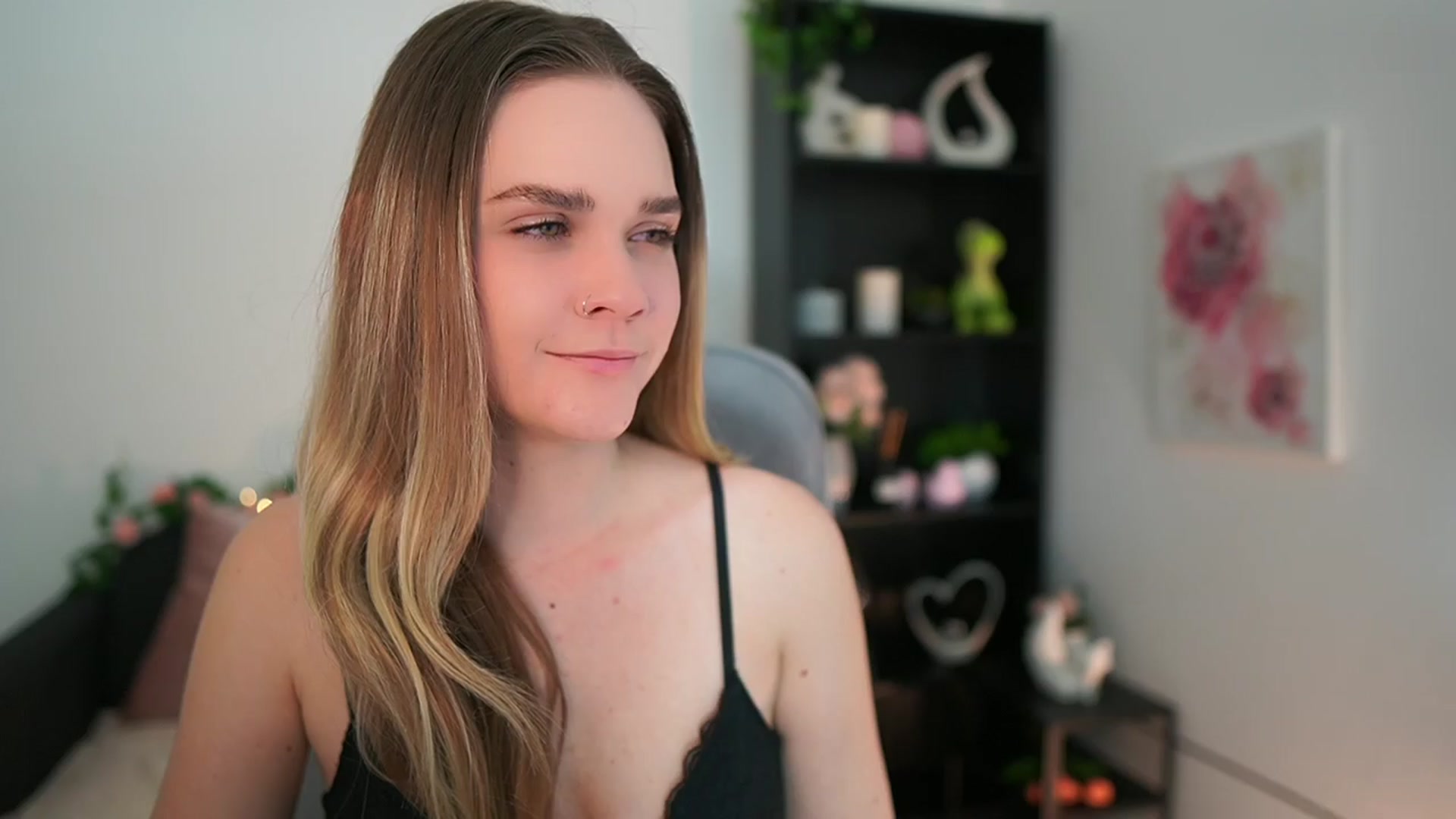 Gallery image thumbnail from Skyla_Novea_'s myfreecams stream on, 03/22/2024, 20:01 image 18 of 20