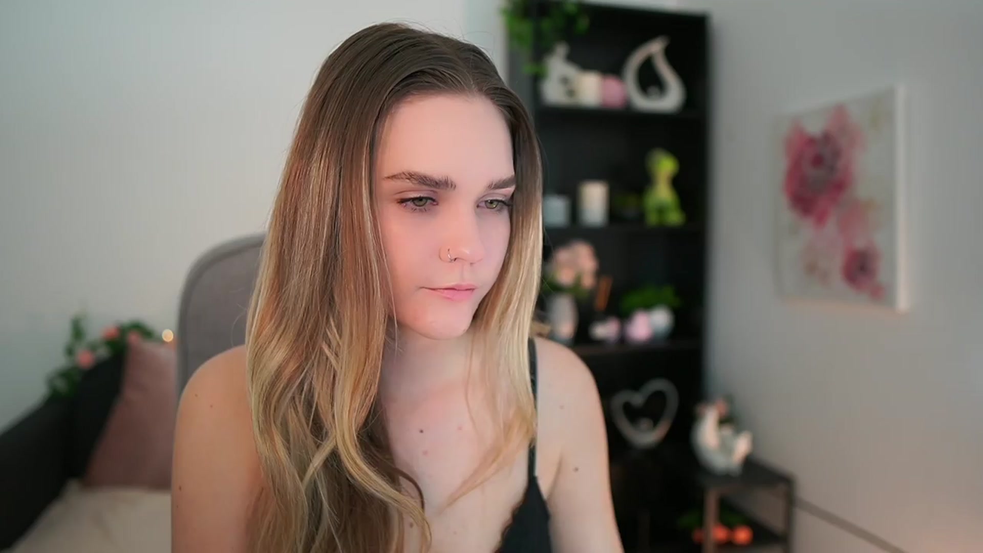Gallery image thumbnail from Skyla_Novea_'s myfreecams stream on, 03/22/2024, 20:01 image 4 of 20