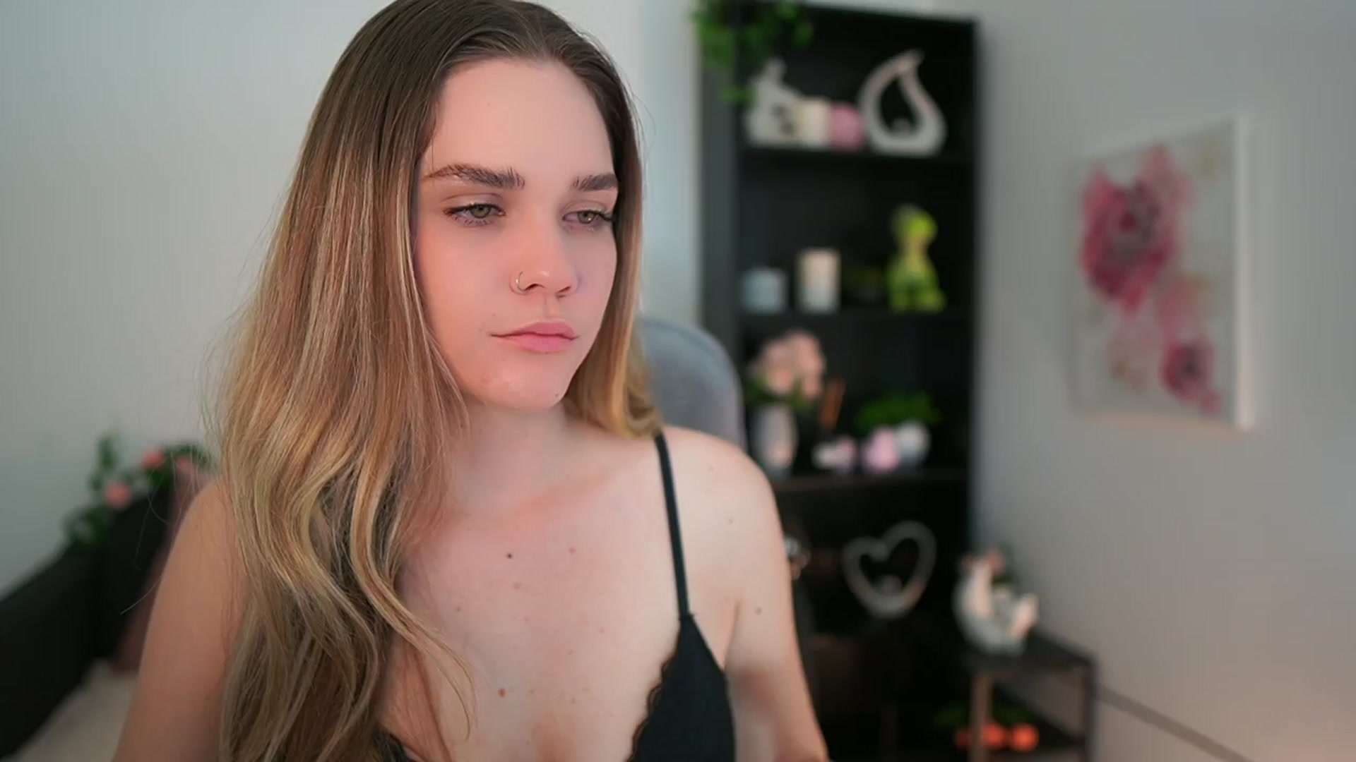 Gallery image thumbnail from Skyla_Novea_'s myfreecams stream on, 03/22/2024, 20:33 image 18 of 20