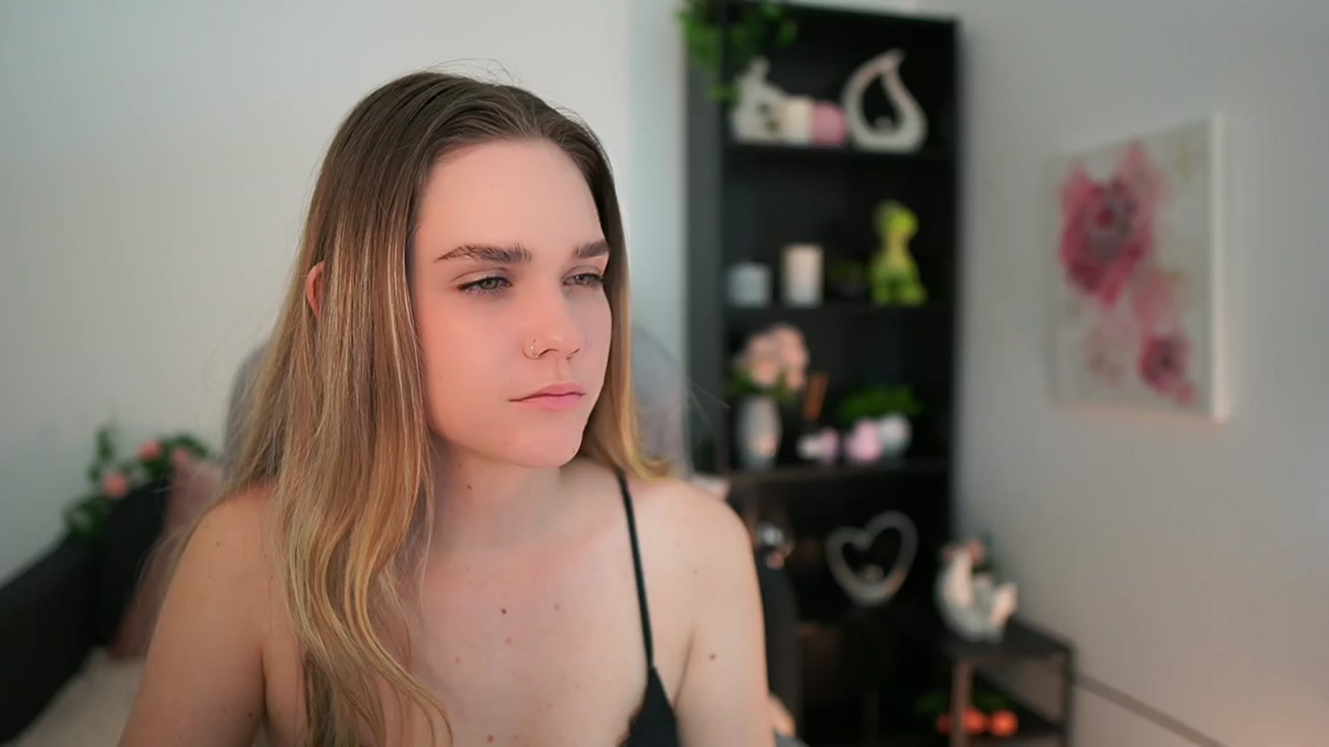 Gallery image thumbnail from Skyla_Novea_'s myfreecams stream on, 03/22/2024, 20:33 image 1 of 20