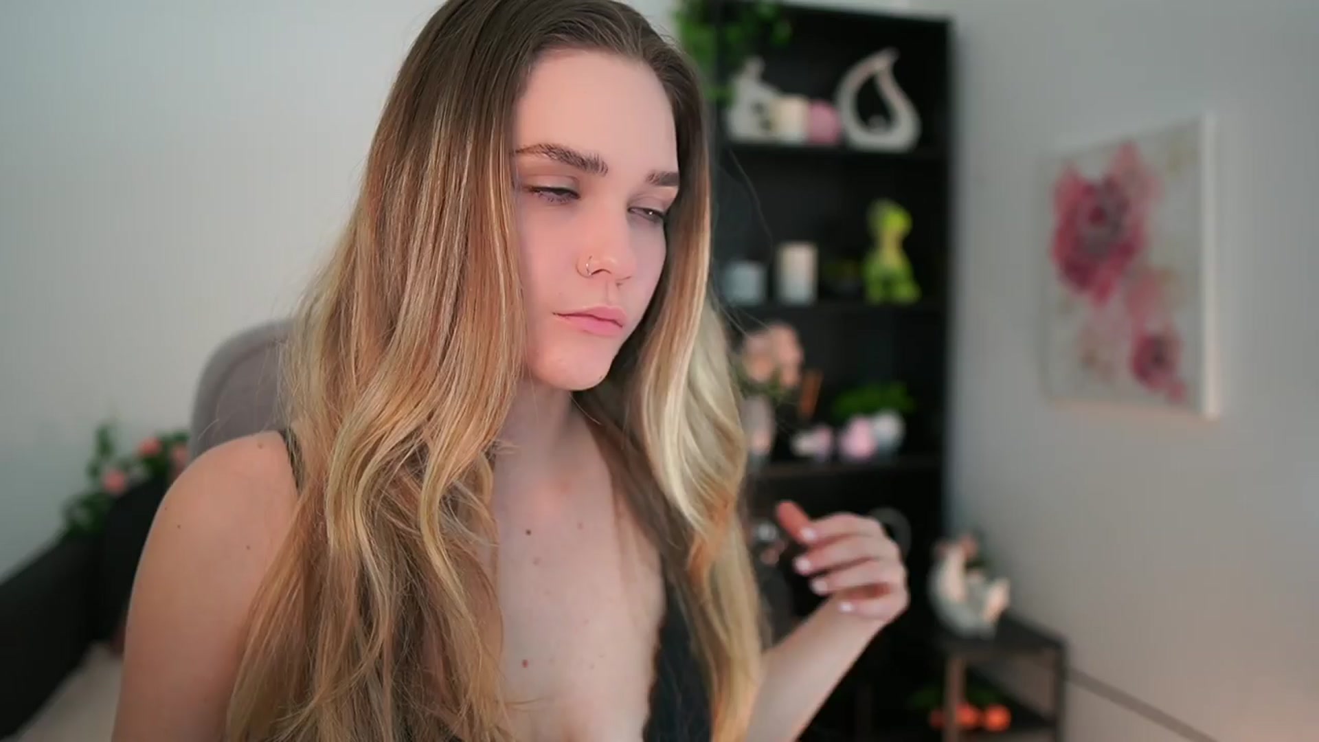 Gallery image thumbnail from Skyla_Novea_'s myfreecams stream on, 03/22/2024, 20:33 image 10 of 20