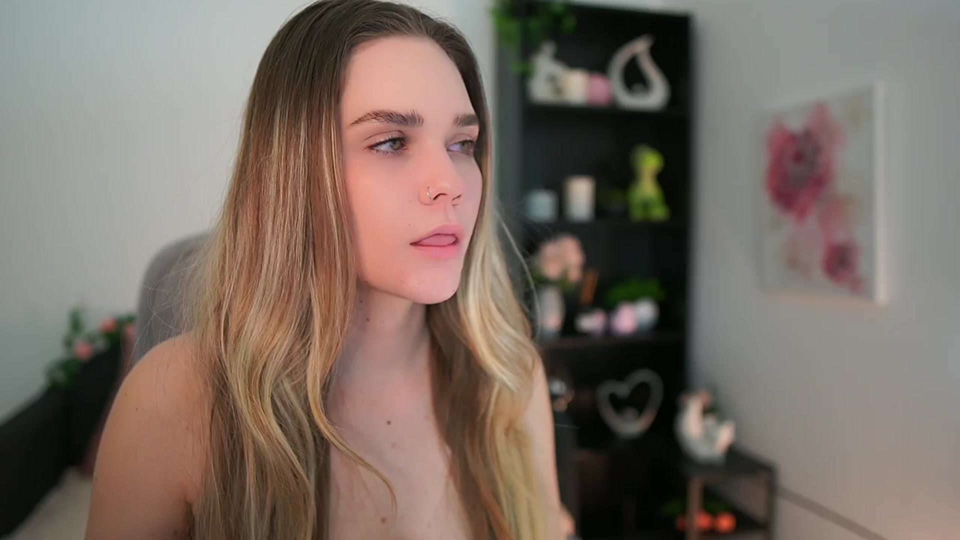 Gallery image thumbnail from Skyla_Novea_'s myfreecams stream on, 03/22/2024, 20:33 image 13 of 20