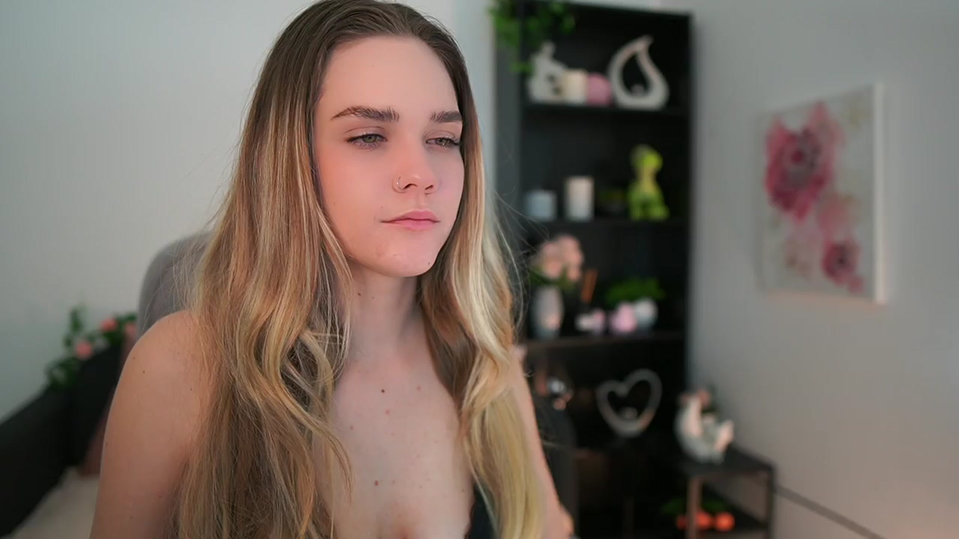 Gallery image thumbnail from Skyla_Novea_'s myfreecams stream on, 03/22/2024, 20:33 image 9 of 20