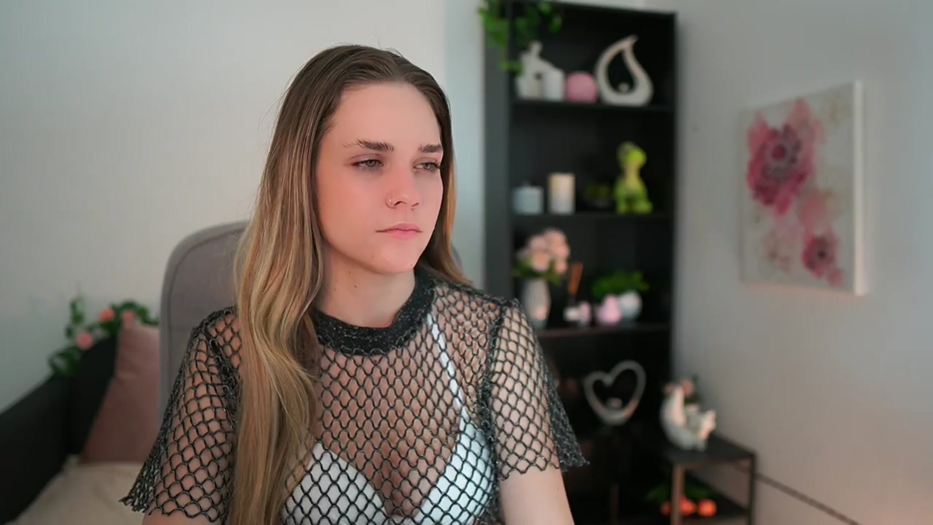 Gallery image thumbnail from Skyla_Novea_'s myfreecams stream on, 03/23/2024, 16:43 image 9 of 20