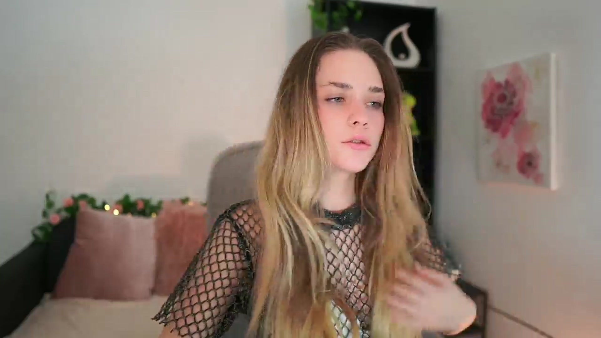 Gallery image thumbnail from Skyla_Novea_'s myfreecams stream on, 03/23/2024, 16:43 image 6 of 20