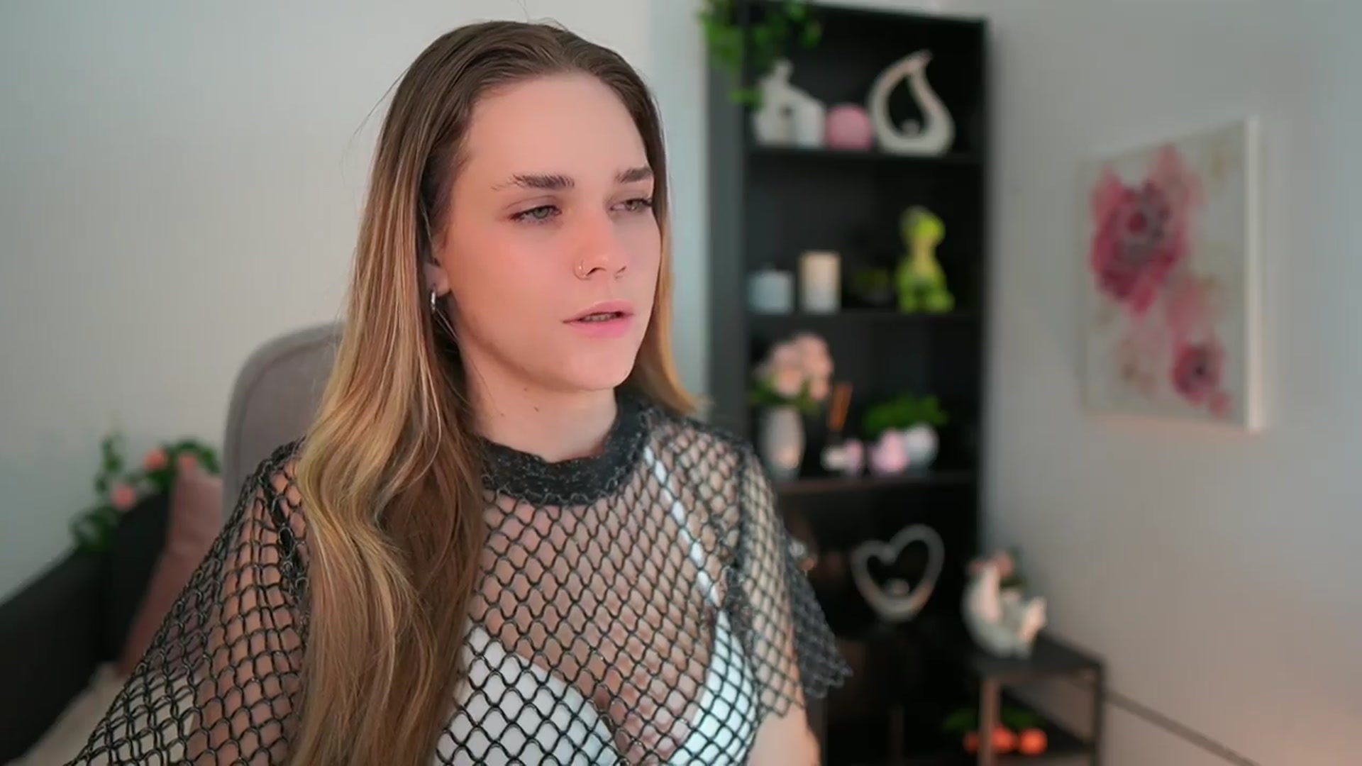 Gallery image thumbnail from Skyla_Novea_'s myfreecams stream on, 03/23/2024, 16:43 image 7 of 20