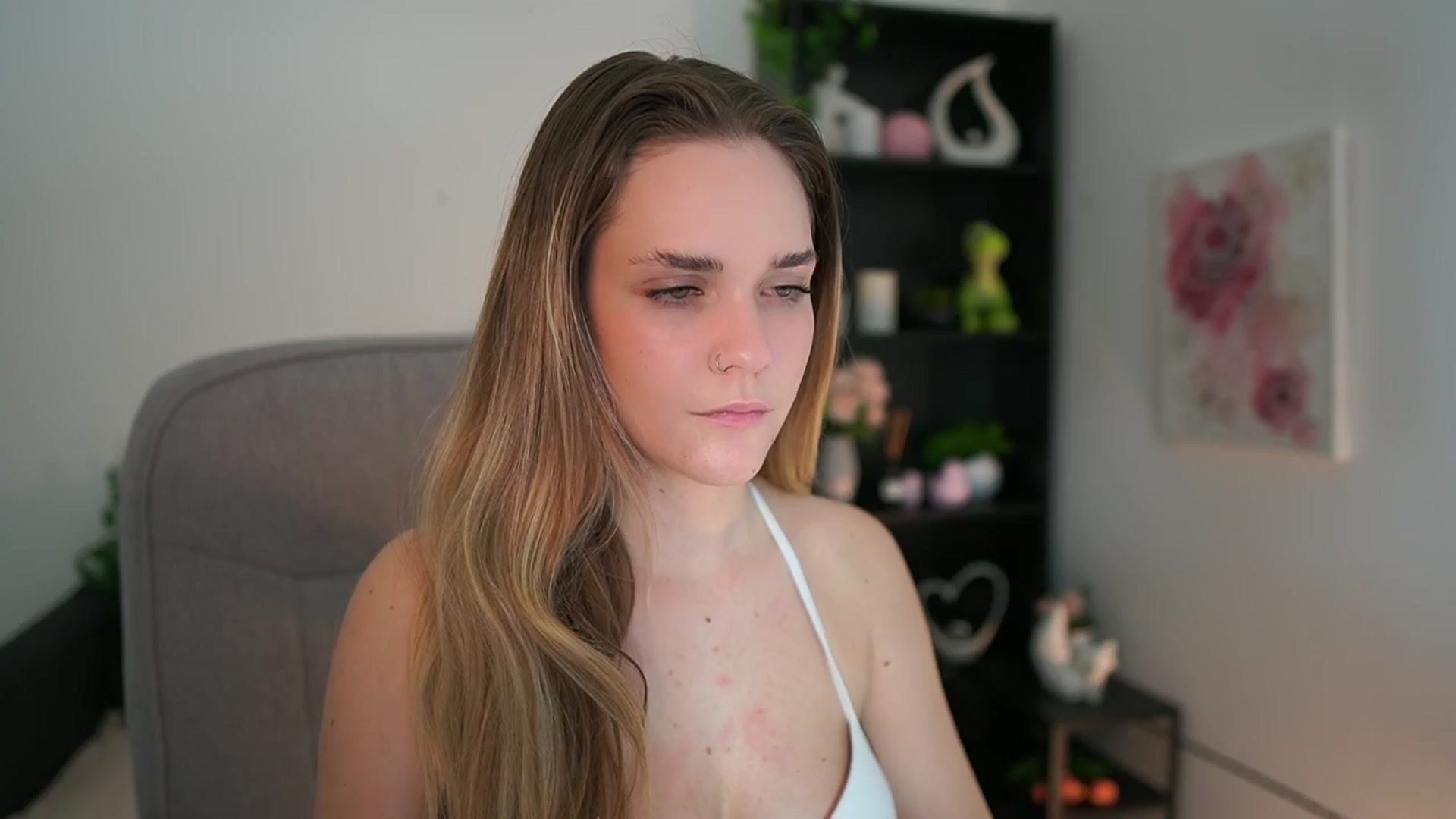 Gallery image thumbnail from Skyla_Novea_'s myfreecams stream on, 03/23/2024, 18:25 image 4 of 20