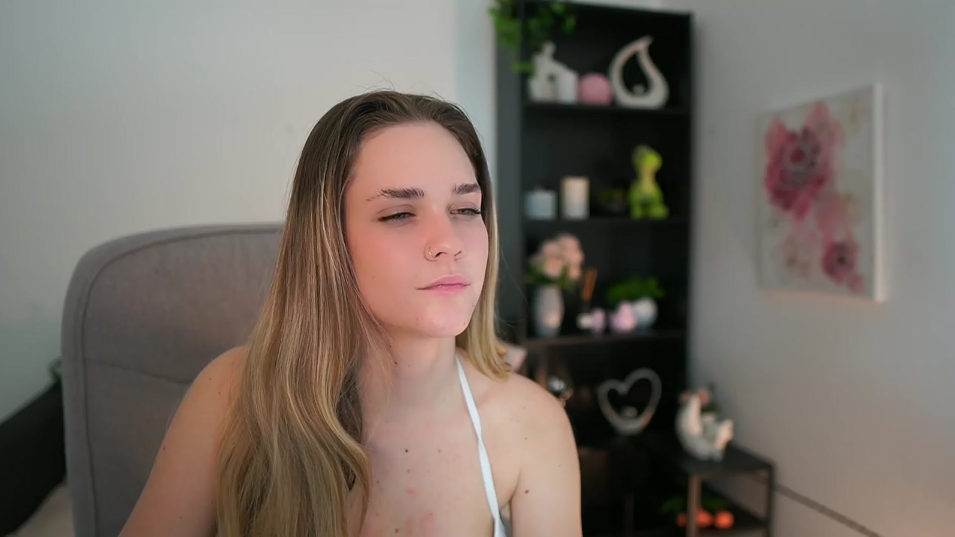 Gallery image thumbnail from Skyla_Novea_'s myfreecams stream on, 03/23/2024, 18:25 image 3 of 20