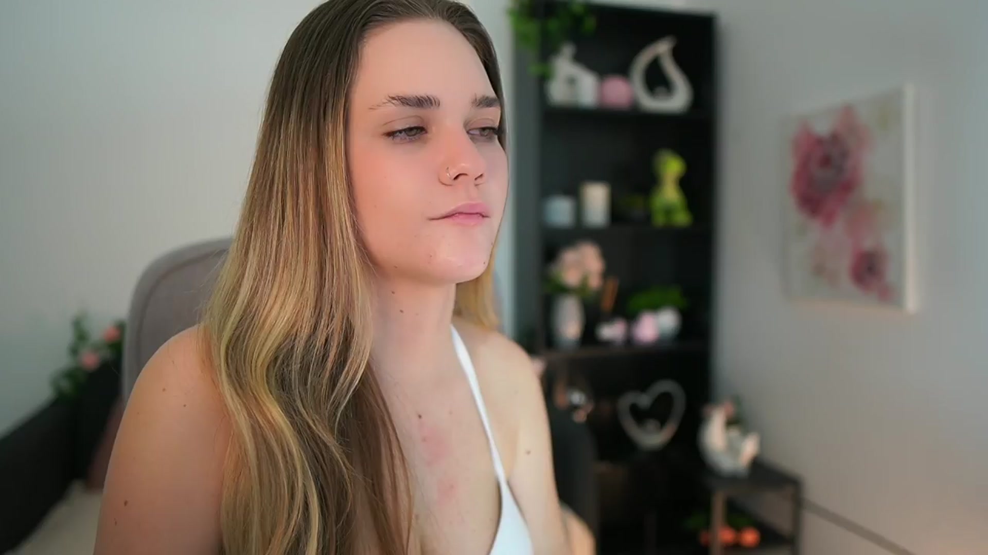Gallery image thumbnail from Skyla_Novea_'s myfreecams stream on, 03/23/2024, 18:25 image 18 of 20