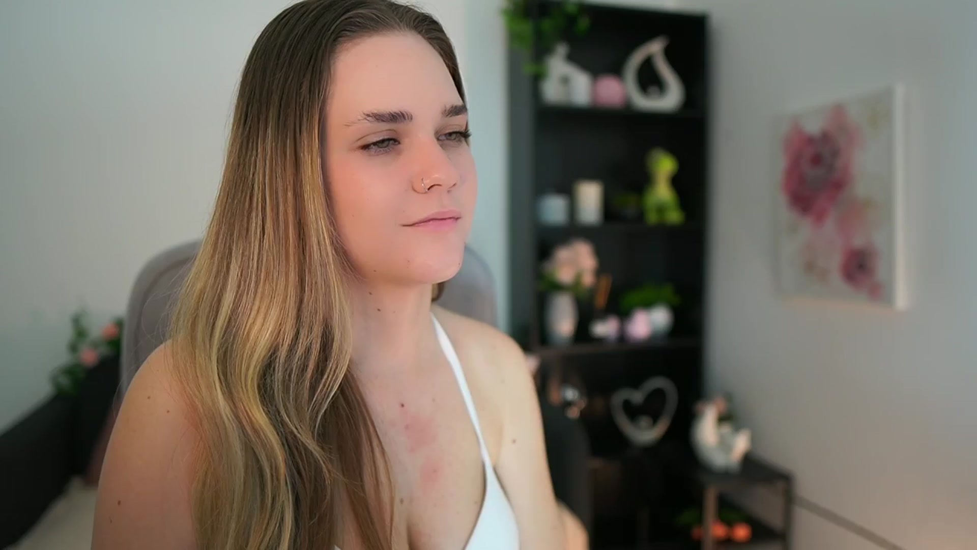 Gallery image thumbnail from Skyla_Novea_'s myfreecams stream on, 03/23/2024, 18:25 image 19 of 20