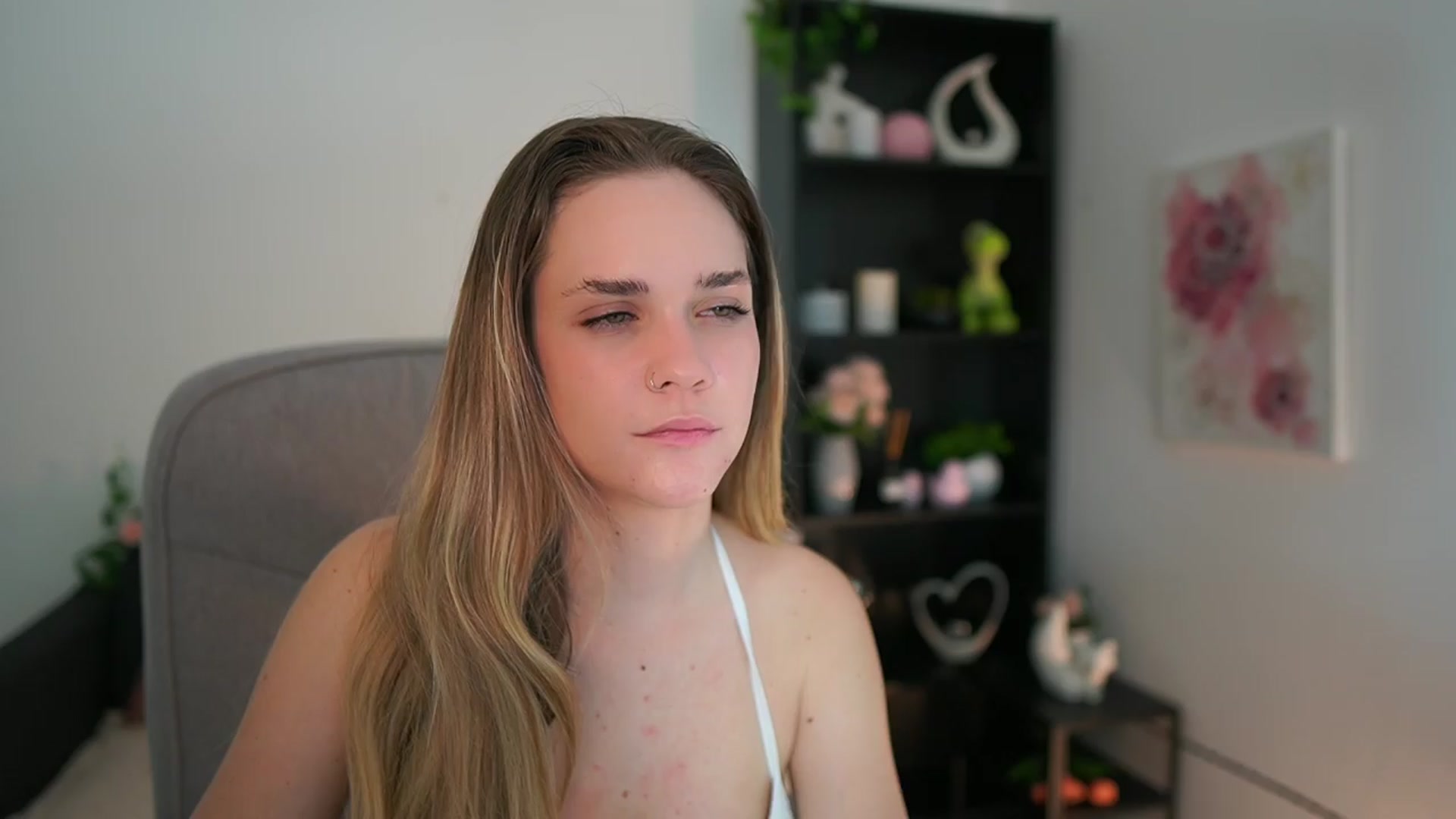 Gallery image thumbnail from Skyla_Novea_'s myfreecams stream on, 03/23/2024, 18:25 image 2 of 20