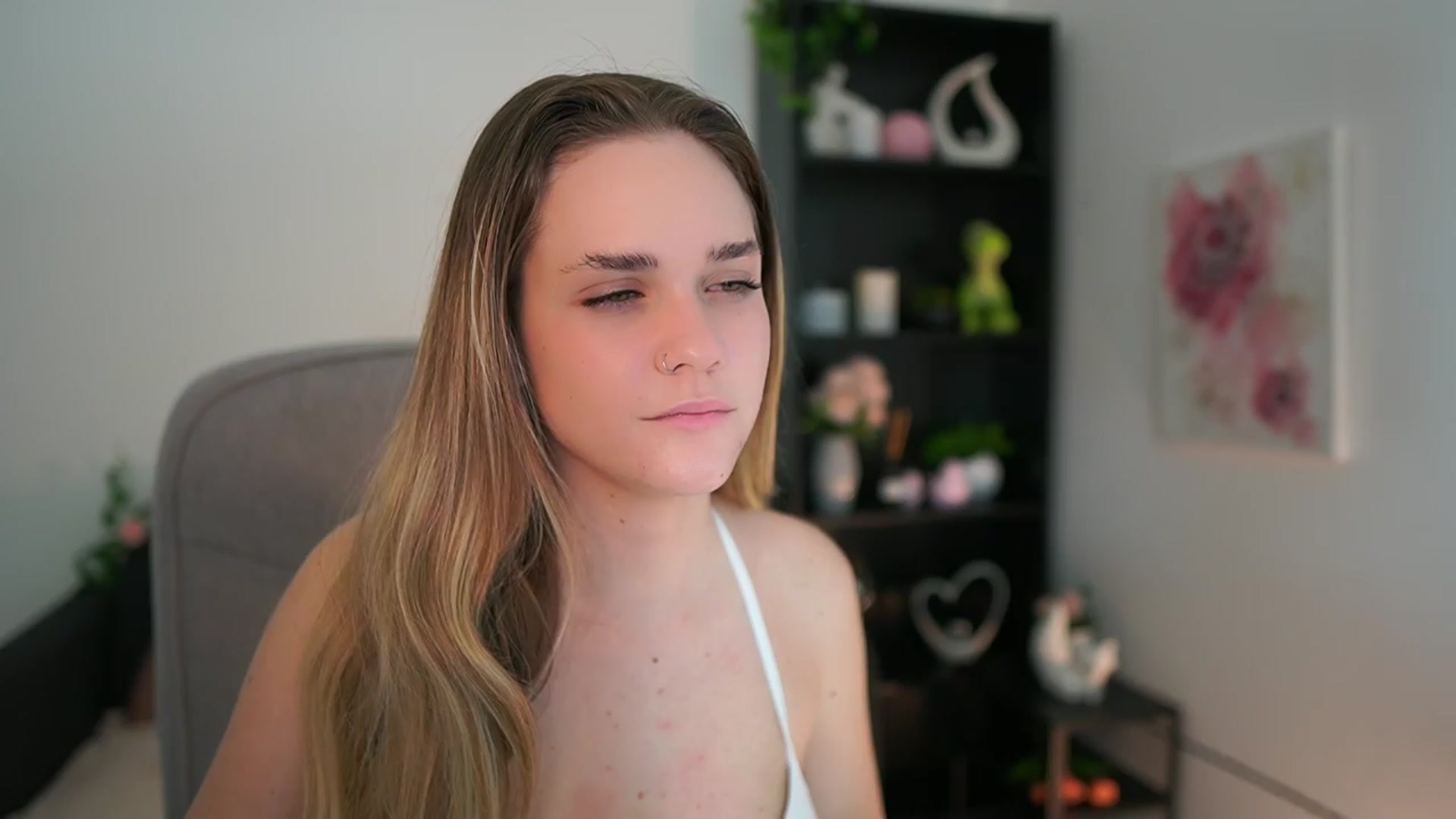 Gallery image thumbnail from Skyla_Novea_'s myfreecams stream on, 03/23/2024, 18:25 image 1 of 20