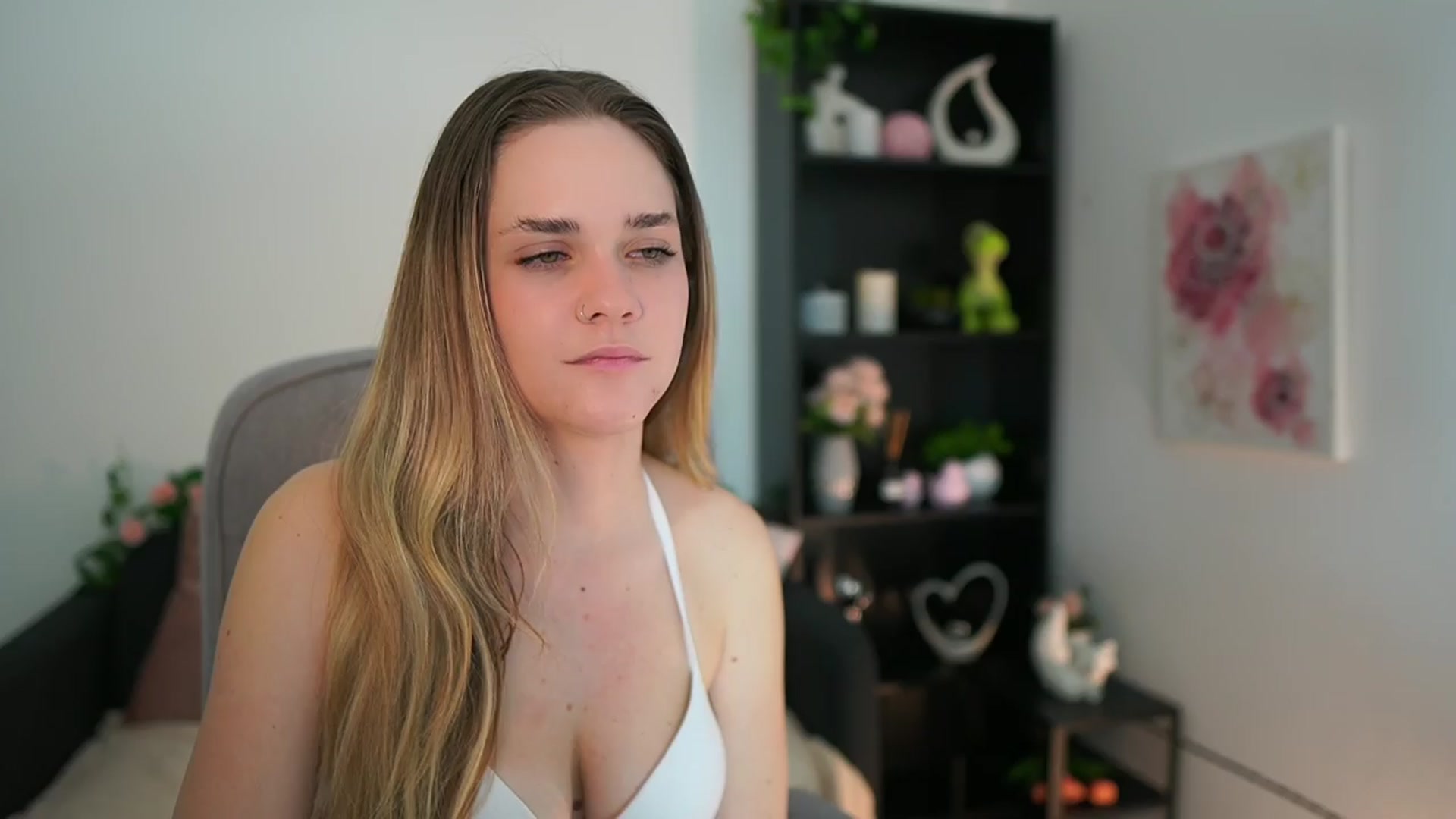 Gallery image thumbnail from Skyla_Novea_'s myfreecams stream on, 03/23/2024, 18:25 image 16 of 20