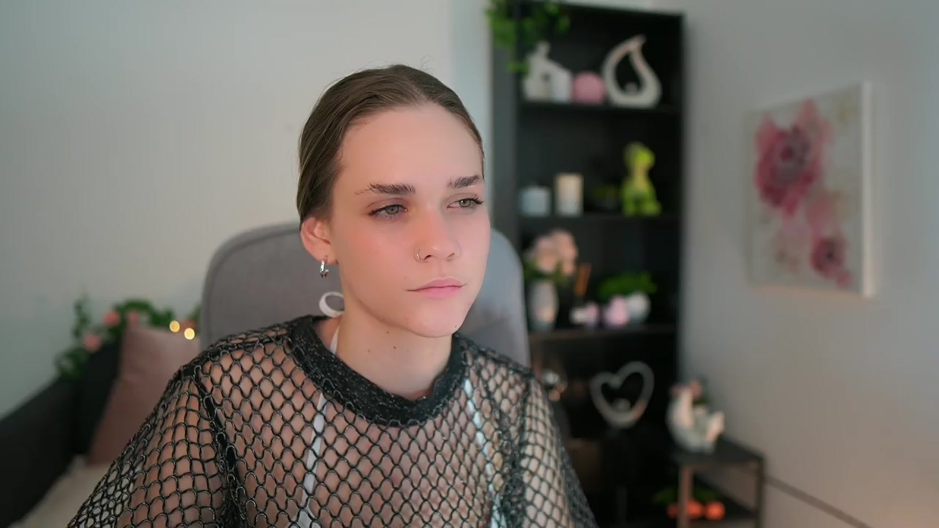 Gallery image thumbnail from Skyla_Novea_'s myfreecams stream on, 03/23/2024, 19:15 image 17 of 20