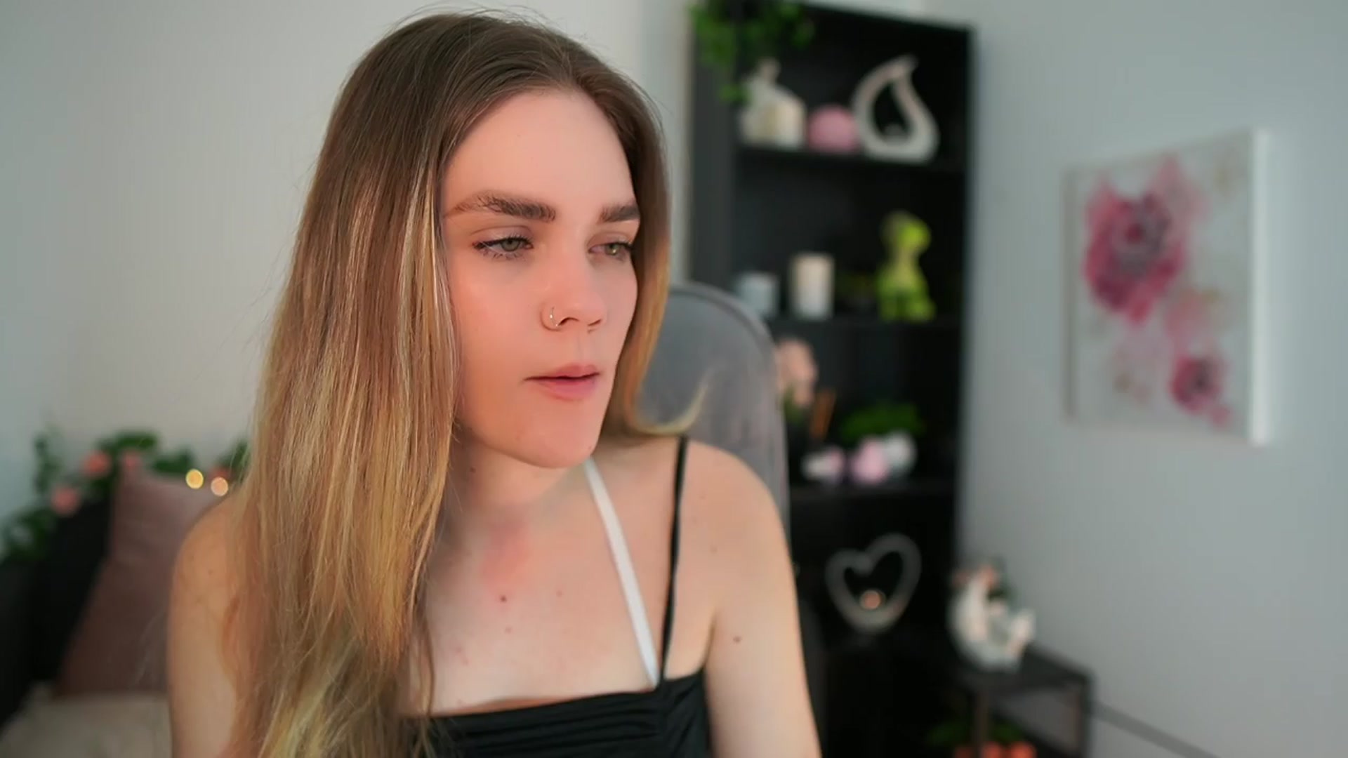 Gallery image thumbnail from Skyla_Novea_'s myfreecams stream on, 03/24/2024, 10:41 image 1 of 20