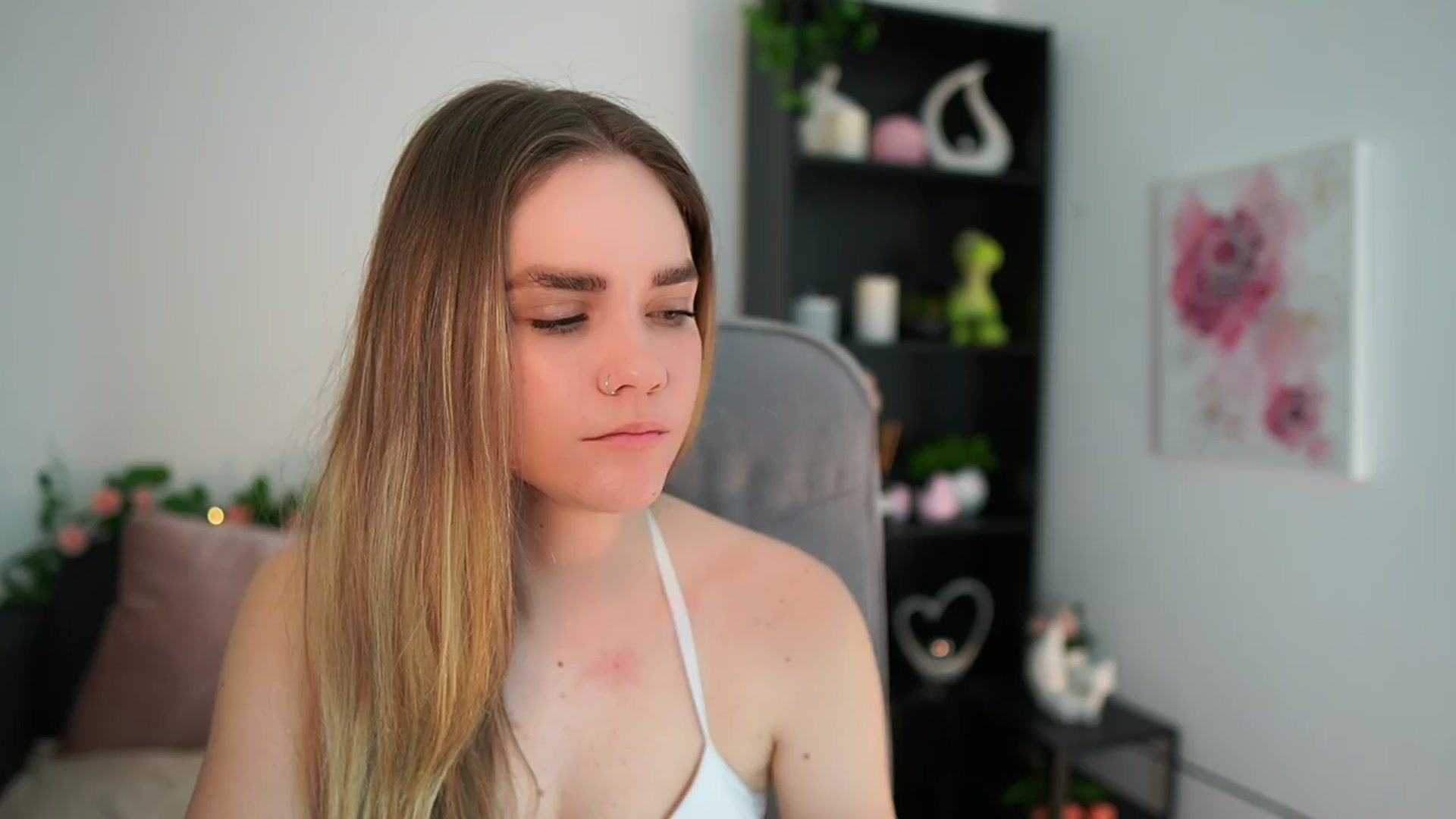 Gallery image thumbnail from Skyla_Novea_'s myfreecams stream on, 03/24/2024, 13:42 image 7 of 20
