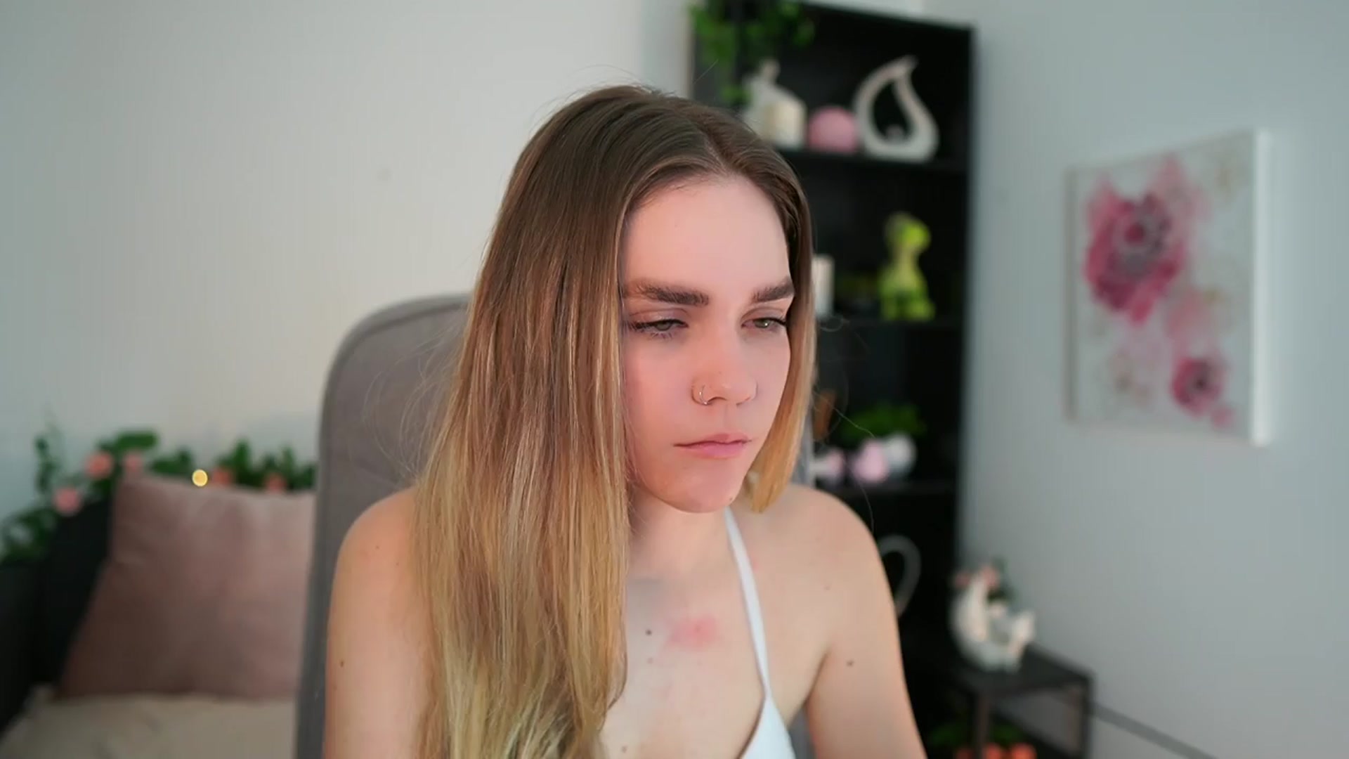Gallery image thumbnail from Skyla_Novea_'s myfreecams stream on, 03/24/2024, 13:42 image 8 of 20