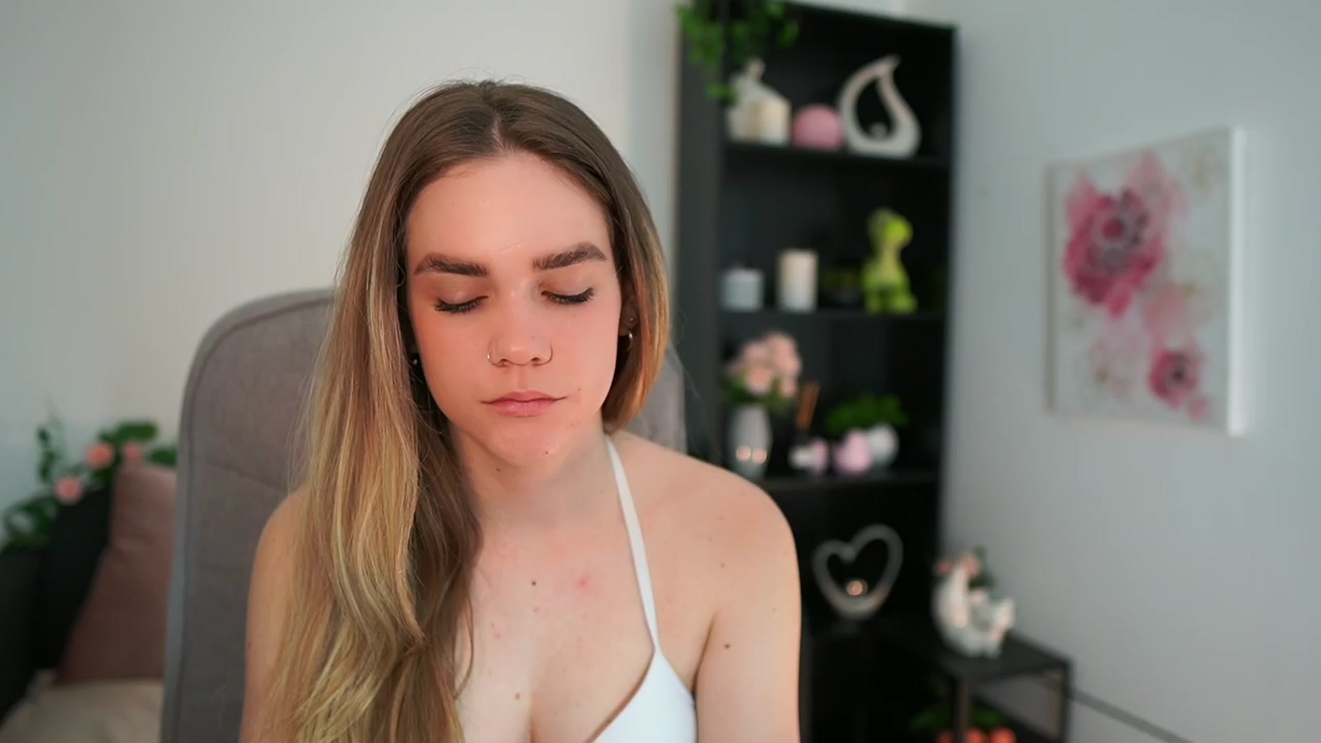 Gallery image thumbnail from Skyla_Novea_'s myfreecams stream on, 03/24/2024, 13:42 image 16 of 20