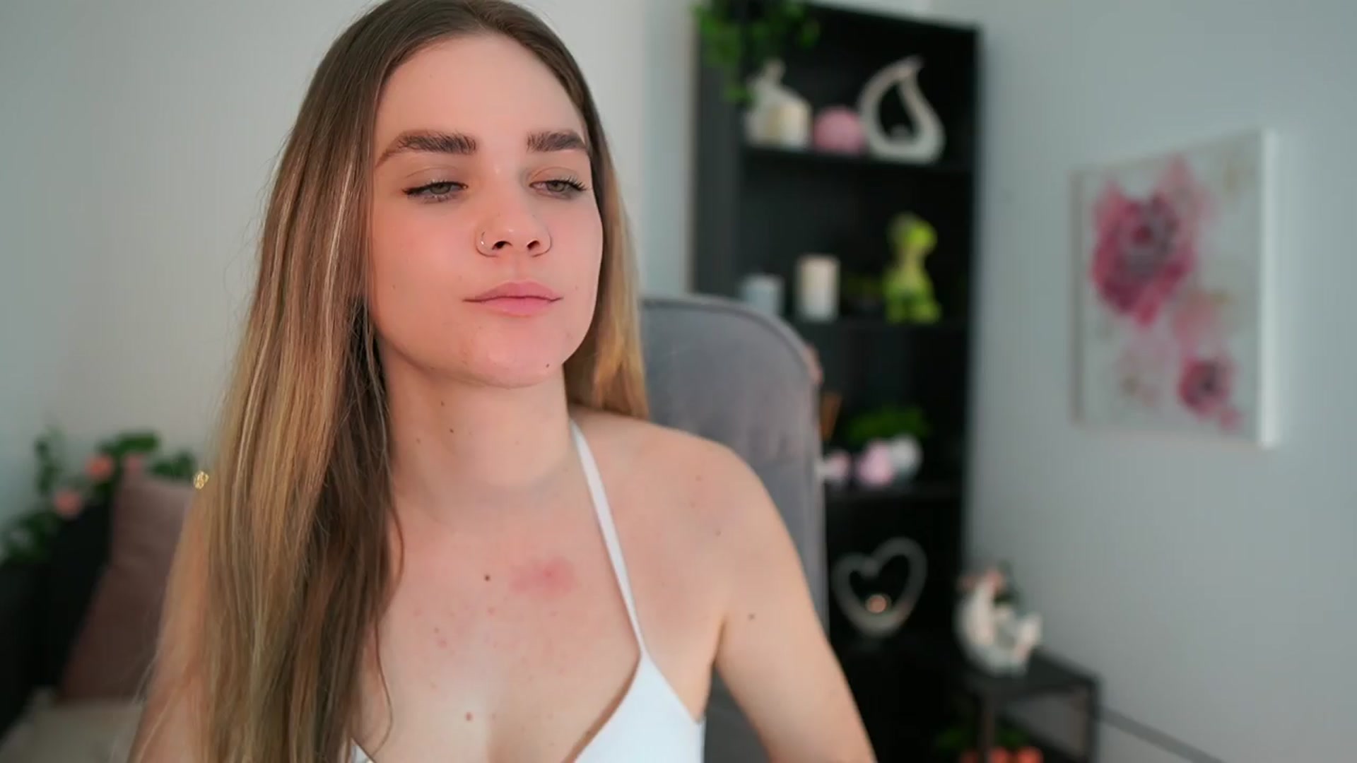Gallery image thumbnail from Skyla_Novea_'s myfreecams stream on, 03/24/2024, 13:42 image 9 of 20
