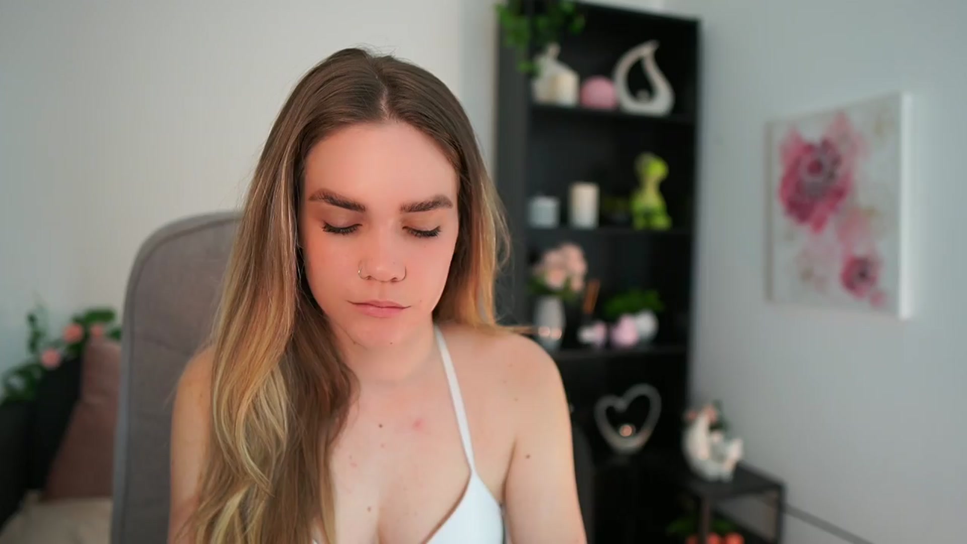 Gallery image thumbnail from Skyla_Novea_'s myfreecams stream on, 03/24/2024, 13:42 image 15 of 20