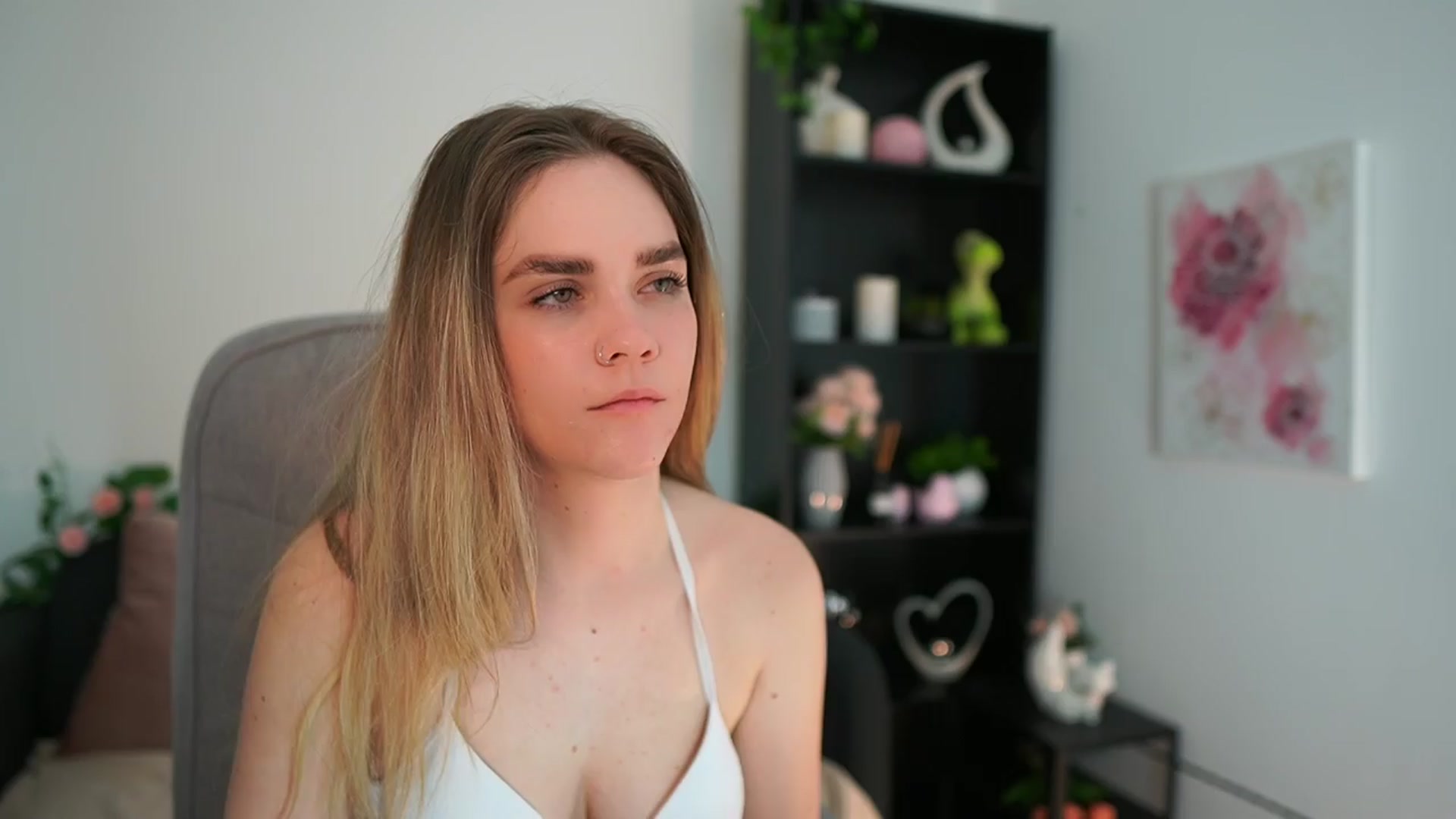 Gallery image thumbnail from Skyla_Novea_'s myfreecams stream on, 03/24/2024, 13:42 image 5 of 20