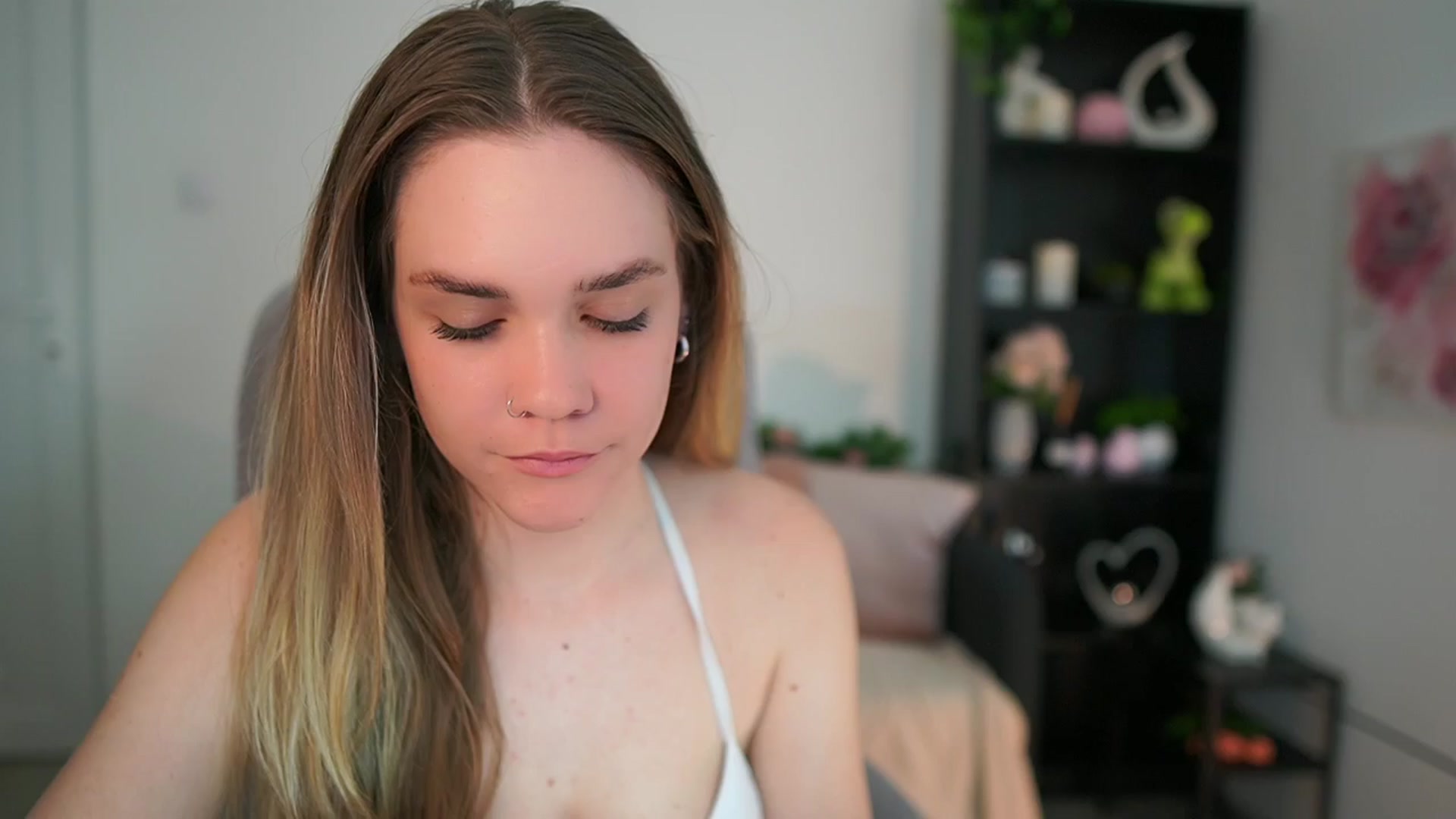 Gallery image thumbnail from Skyla_Novea_'s myfreecams stream on, 03/25/2024, 23:48 image 13 of 20
