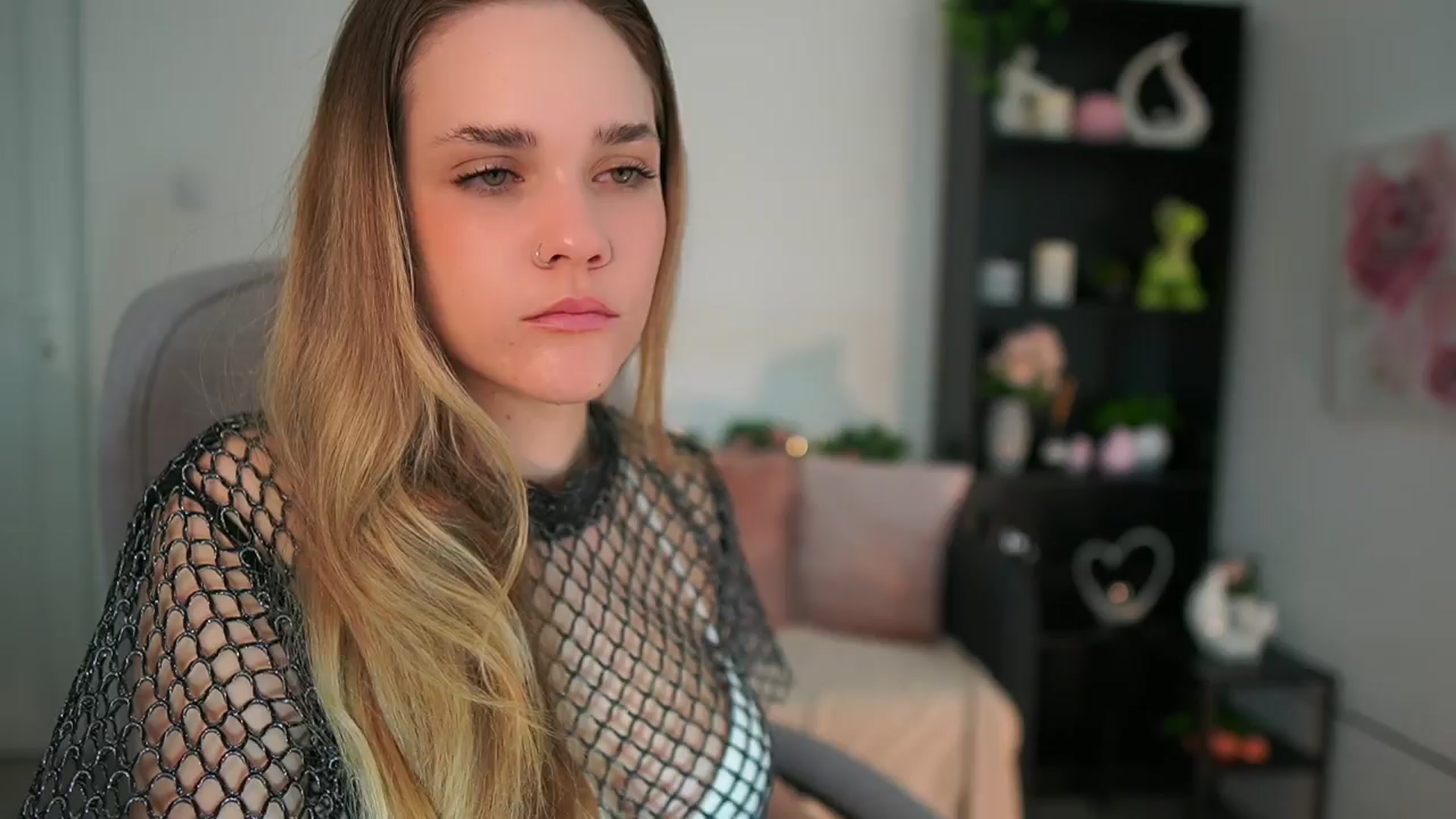 Gallery image thumbnail from Skyla_Novea_'s myfreecams stream on, 03/26/2024, 15:20 image 3 of 20