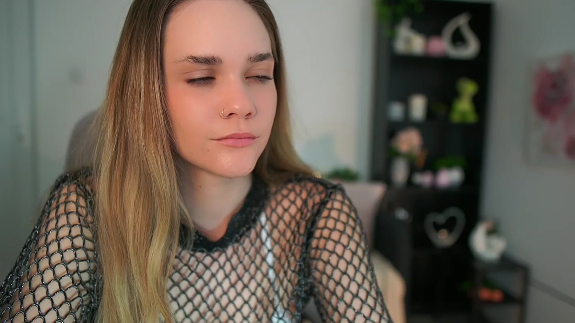 Gallery image thumbnail from Skyla_Novea_'s myfreecams stream on, 03/26/2024, 15:20 image 15 of 20