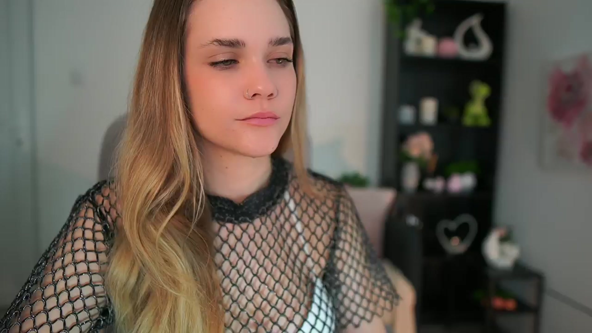 Gallery image thumbnail from Skyla_Novea_'s myfreecams stream on, 03/26/2024, 15:20 image 4 of 20
