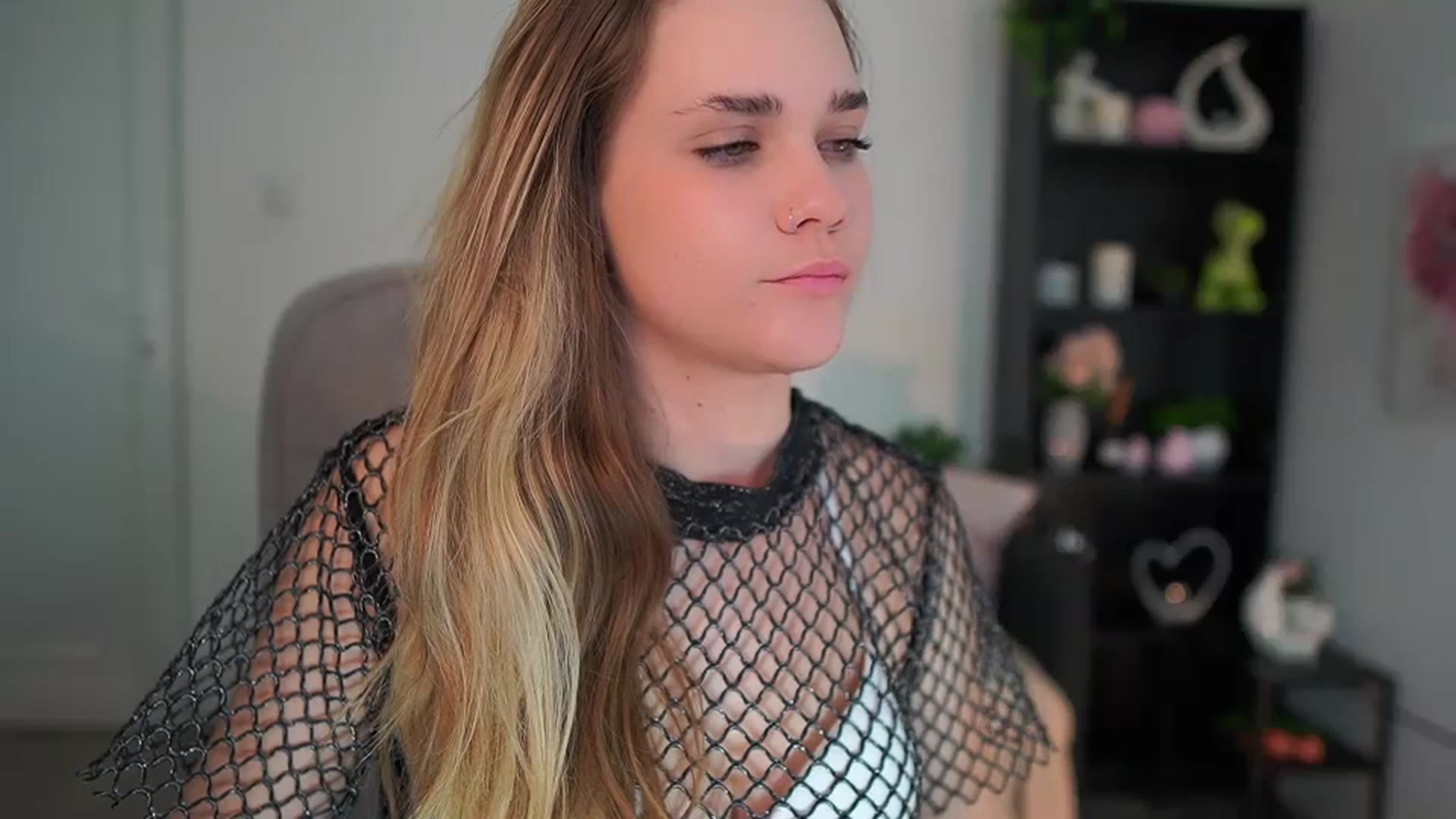 Gallery image thumbnail from Skyla_Novea_'s myfreecams stream on, 03/26/2024, 18:51 image 6 of 20