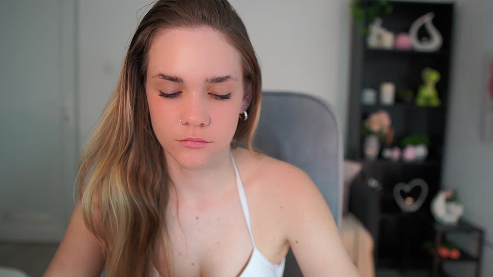 Gallery image thumbnail from Skyla_Novea_'s myfreecams stream on, 03/26/2024, 18:51 image 15 of 20