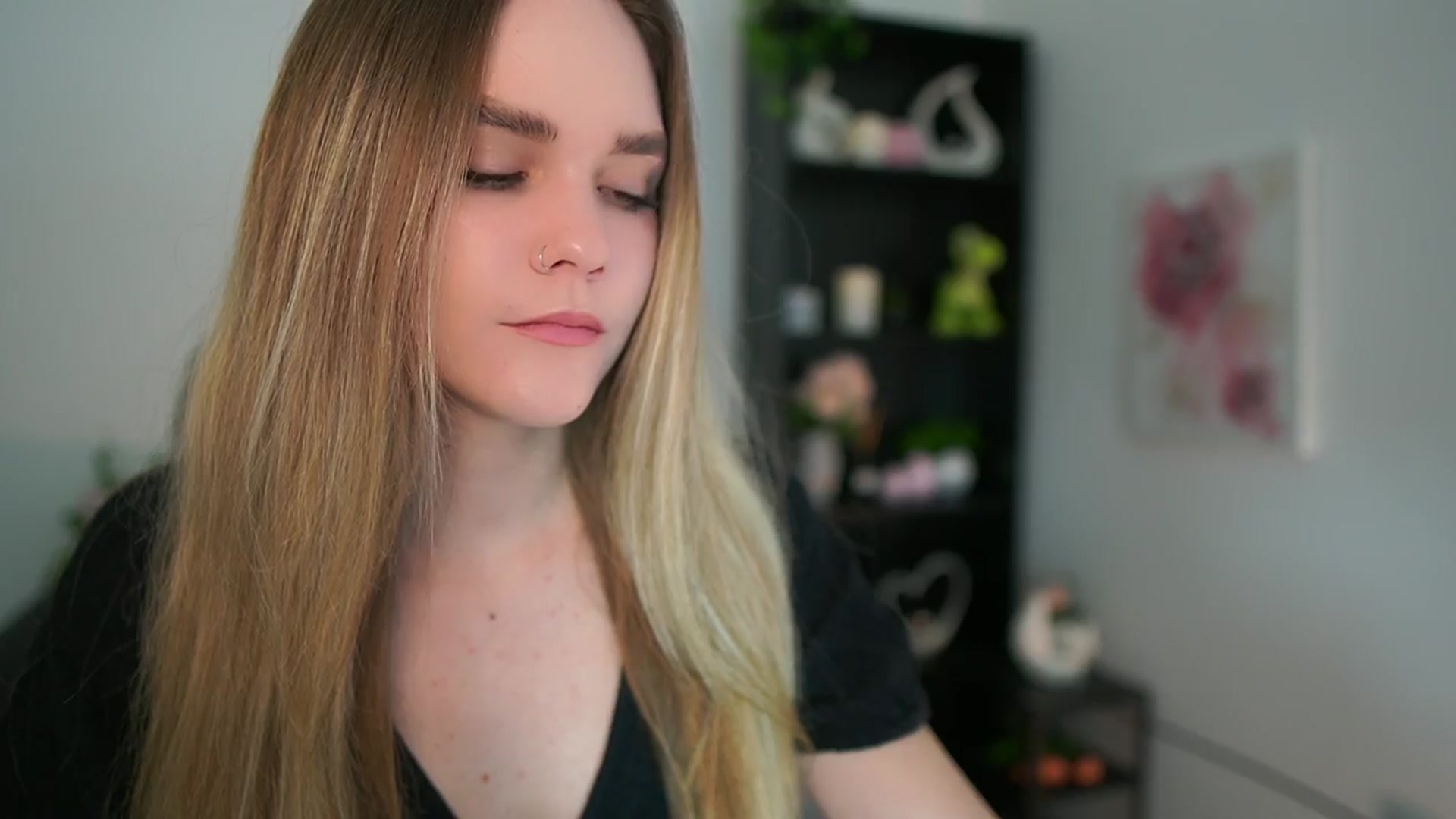 Gallery image thumbnail from Skyla_Novea_'s myfreecams stream on, 04/02/2024, 18:32 image 20 of 20