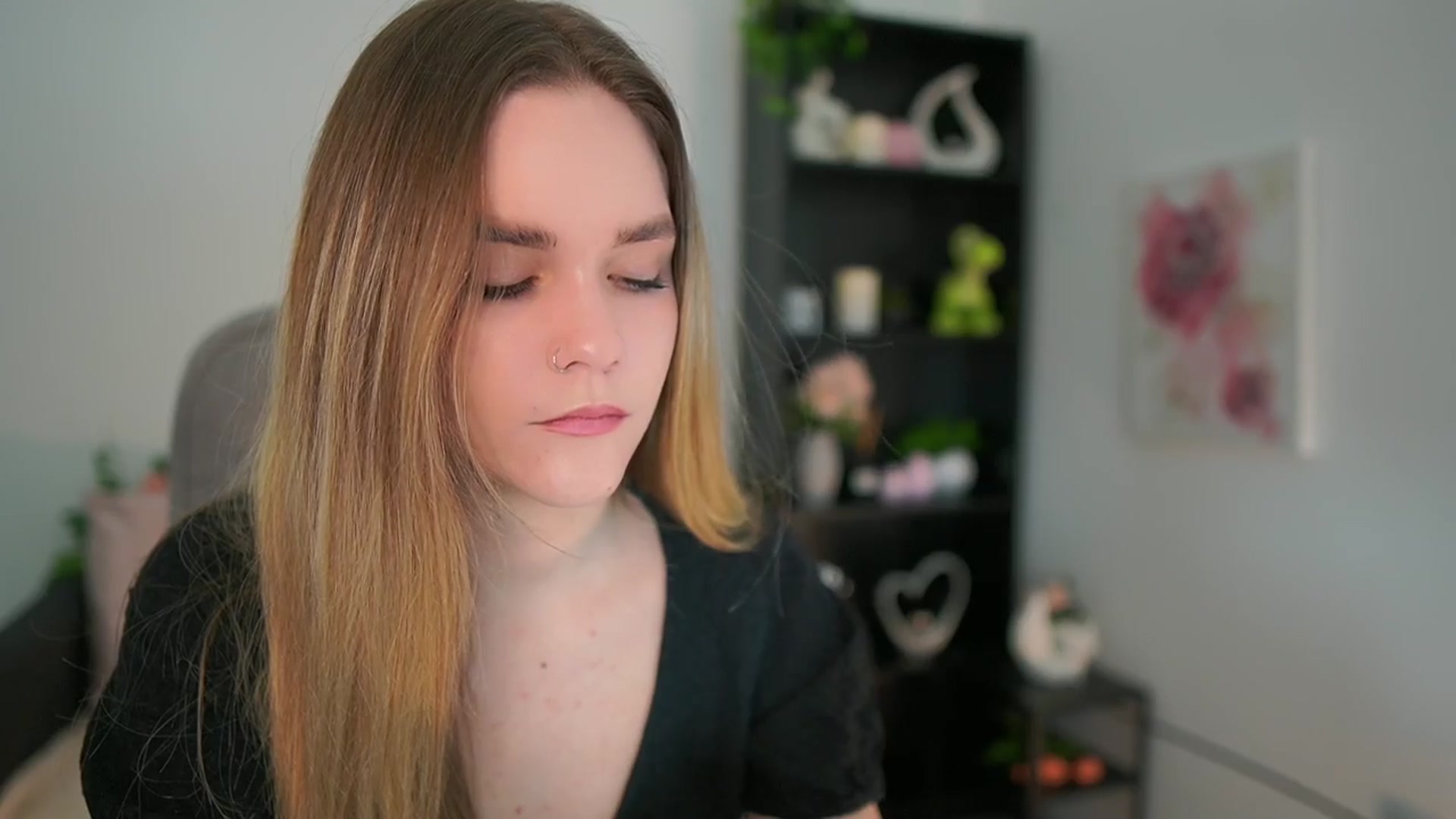 Gallery image thumbnail from Skyla_Novea_'s myfreecams stream on, 04/02/2024, 18:32 image 11 of 20