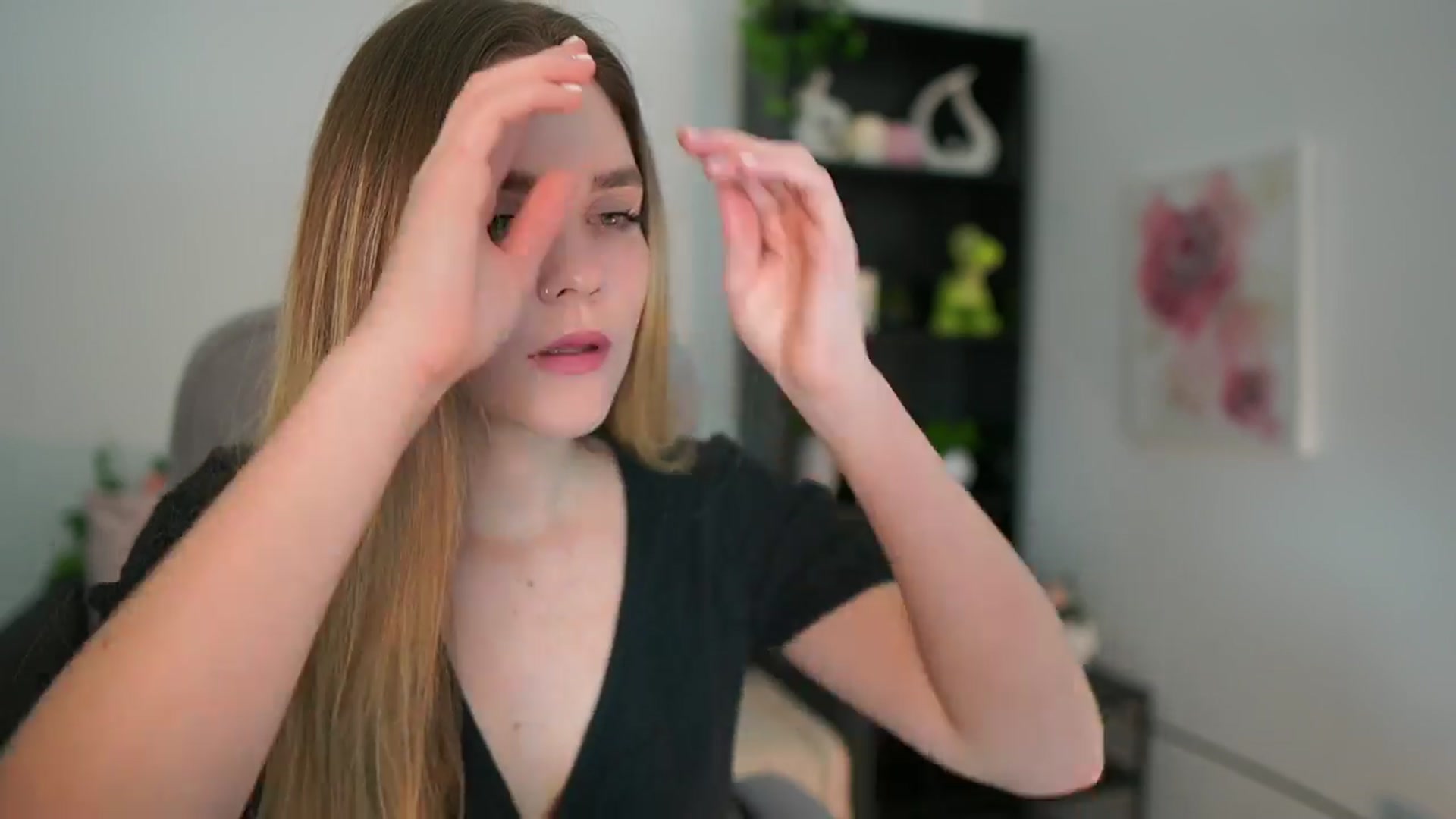 Gallery image thumbnail from Skyla_Novea_'s myfreecams stream on, 04/02/2024, 18:32 image 10 of 20