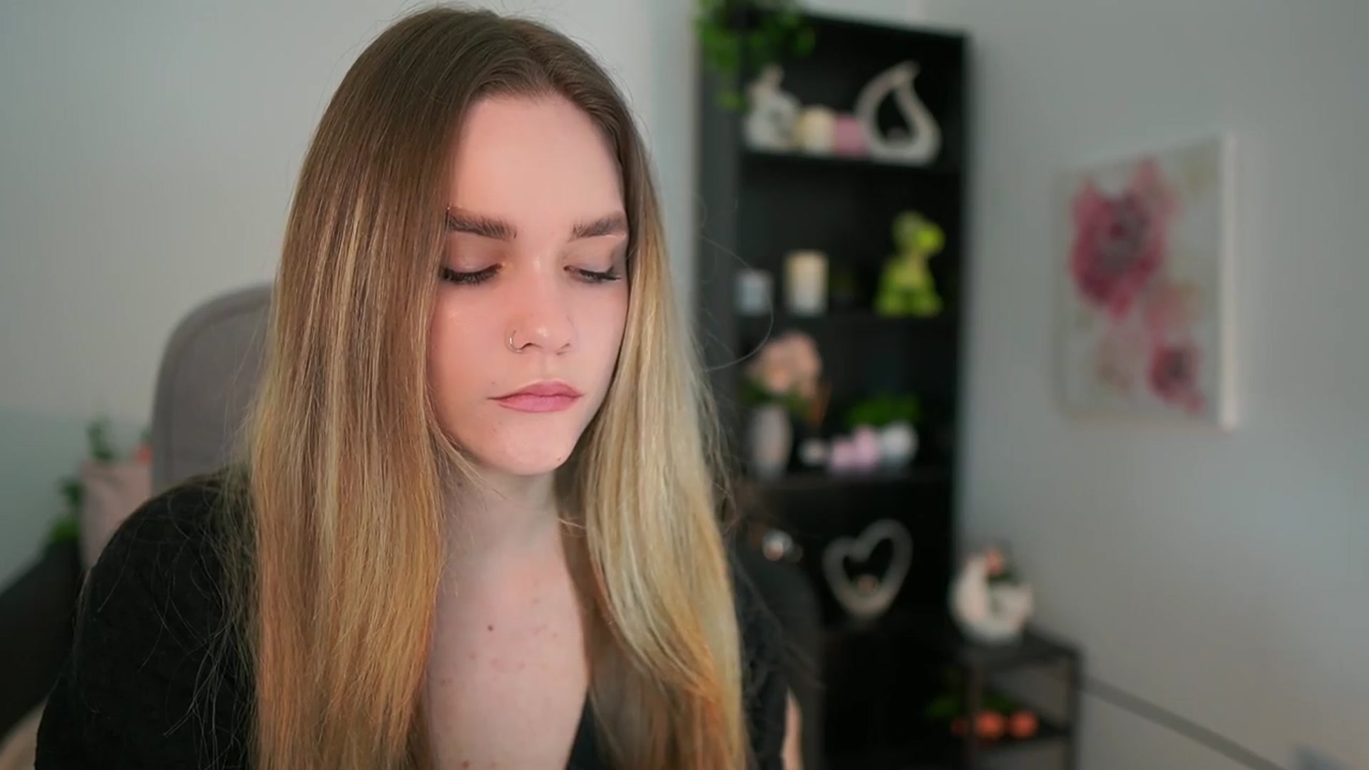 Gallery image thumbnail from Skyla_Novea_'s myfreecams stream on, 04/02/2024, 18:32 image 15 of 20