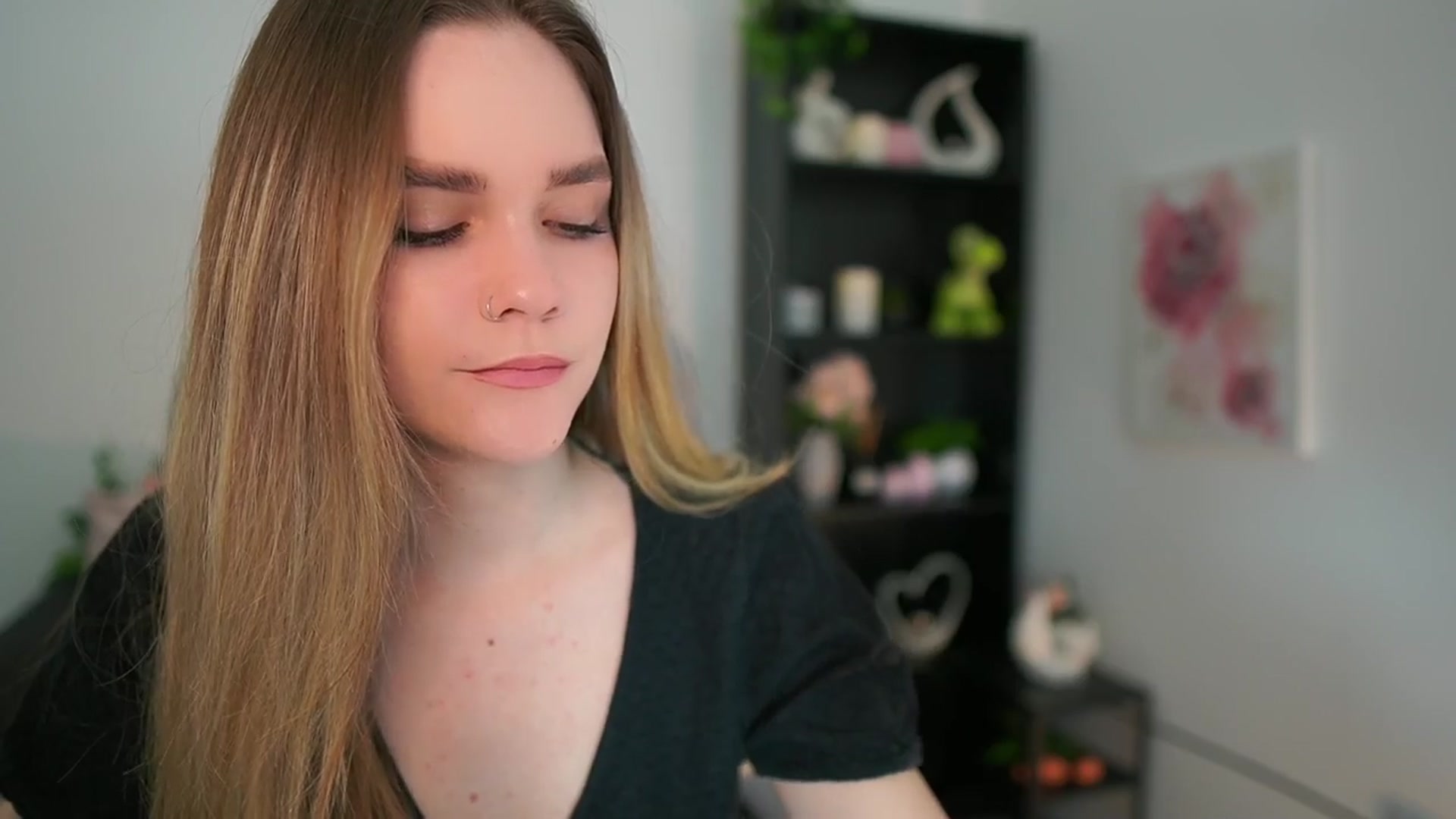 Gallery image thumbnail from Skyla_Novea_'s myfreecams stream on, 04/02/2024, 18:32 image 14 of 20