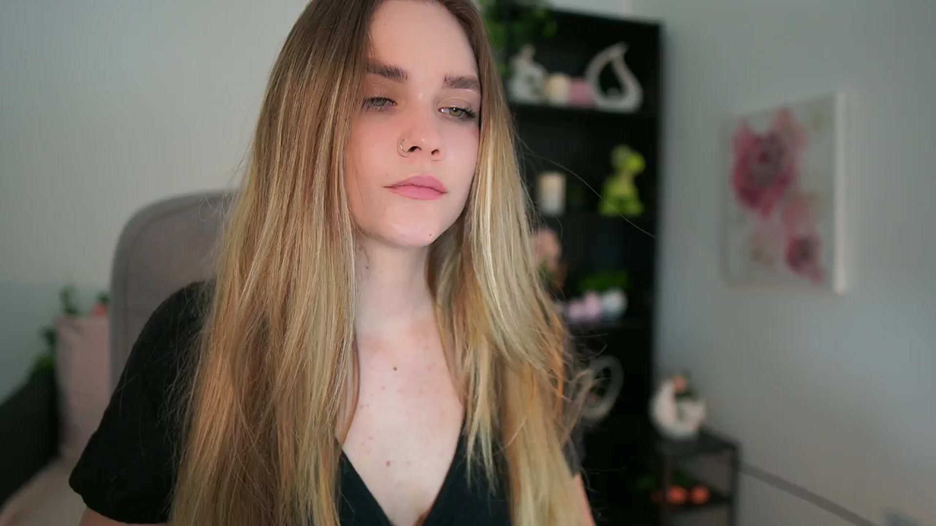 Gallery image thumbnail from Skyla_Novea_'s myfreecams stream on, 04/02/2024, 19:24 image 9 of 20