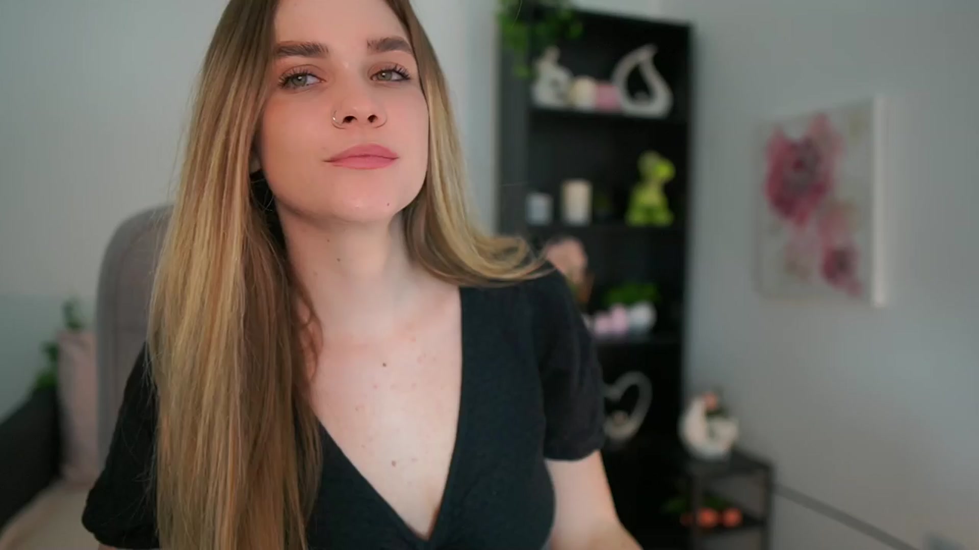 Gallery image thumbnail from Skyla_Novea_'s myfreecams stream on, 04/02/2024, 19:24 image 7 of 20