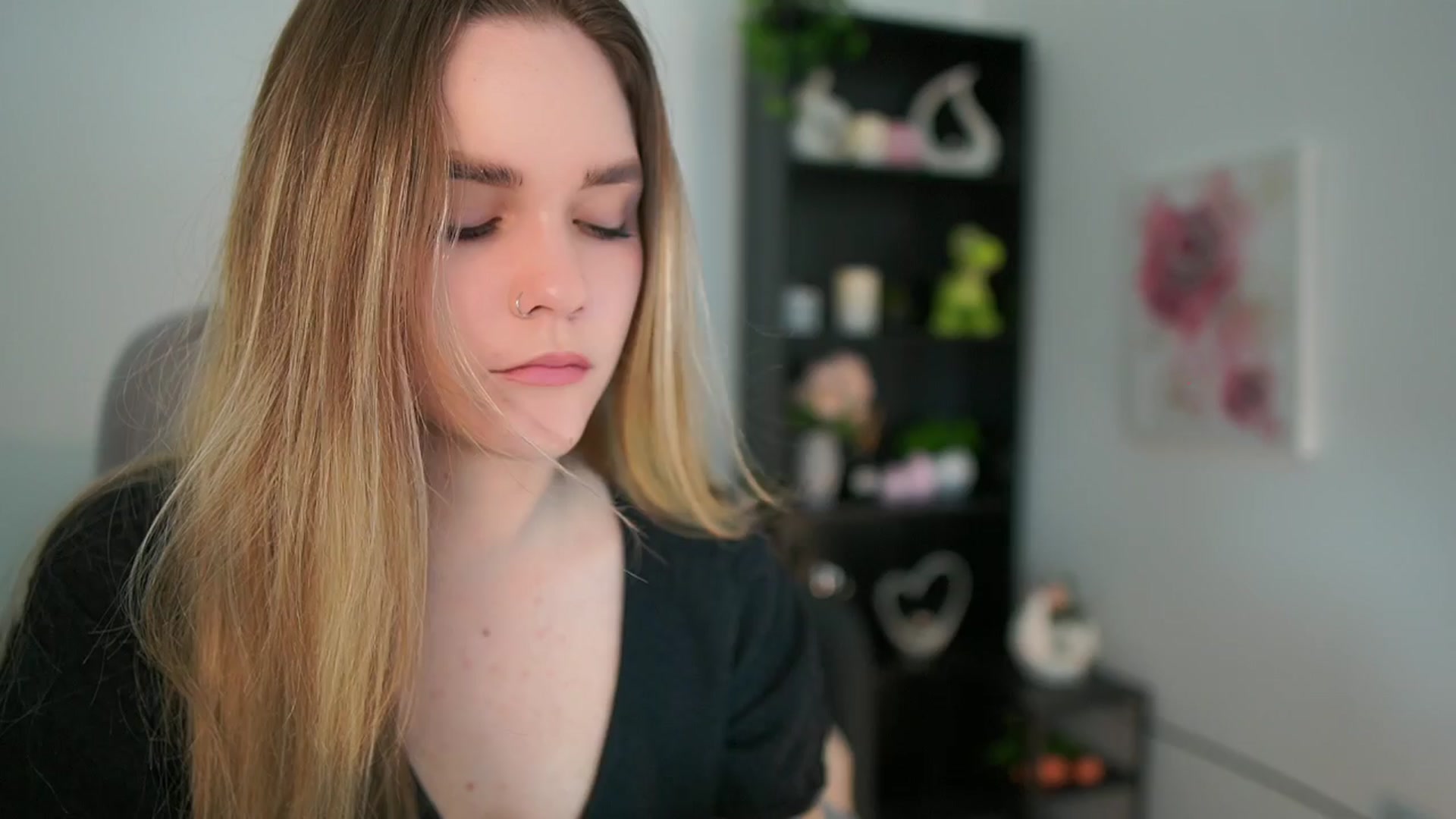 Gallery image thumbnail from Skyla_Novea_'s myfreecams stream on, 04/02/2024, 19:24 image 3 of 20