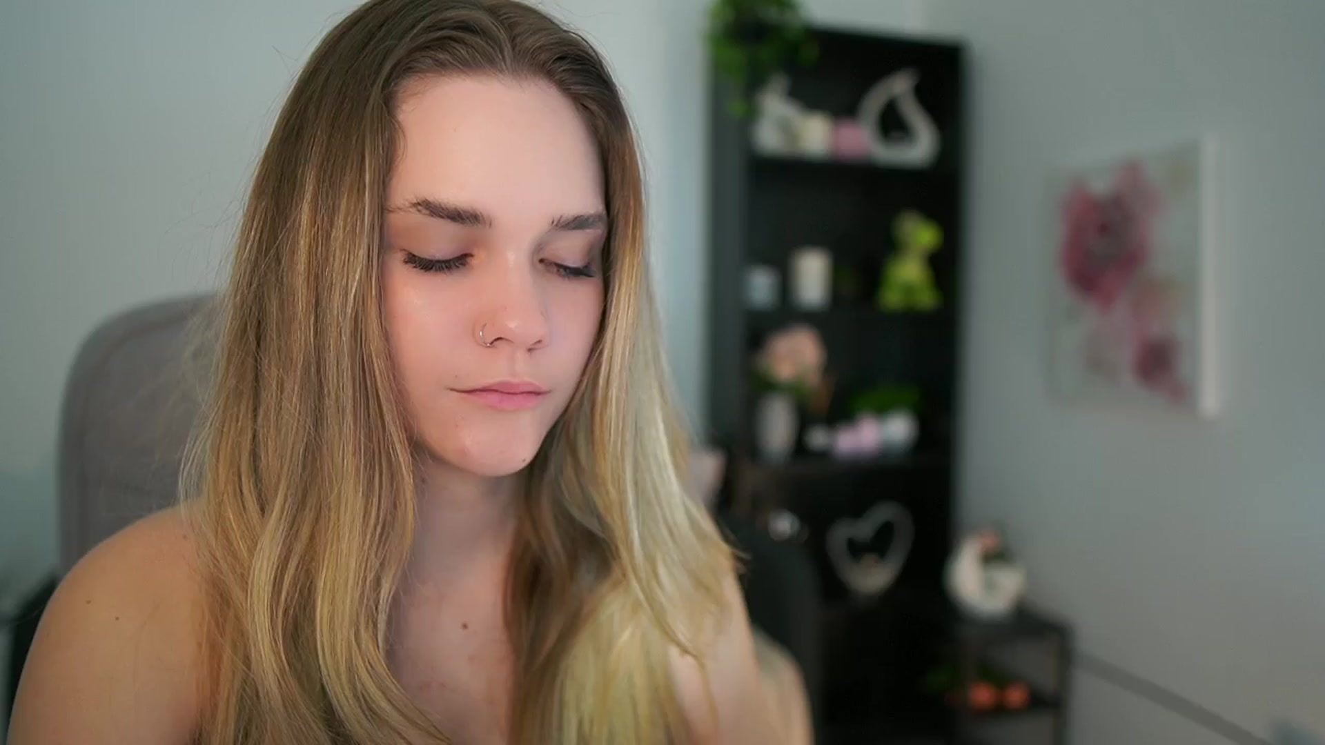 Gallery image thumbnail from Skyla_Novea_'s myfreecams stream on, 04/03/2024, 15:14 image 8 of 20