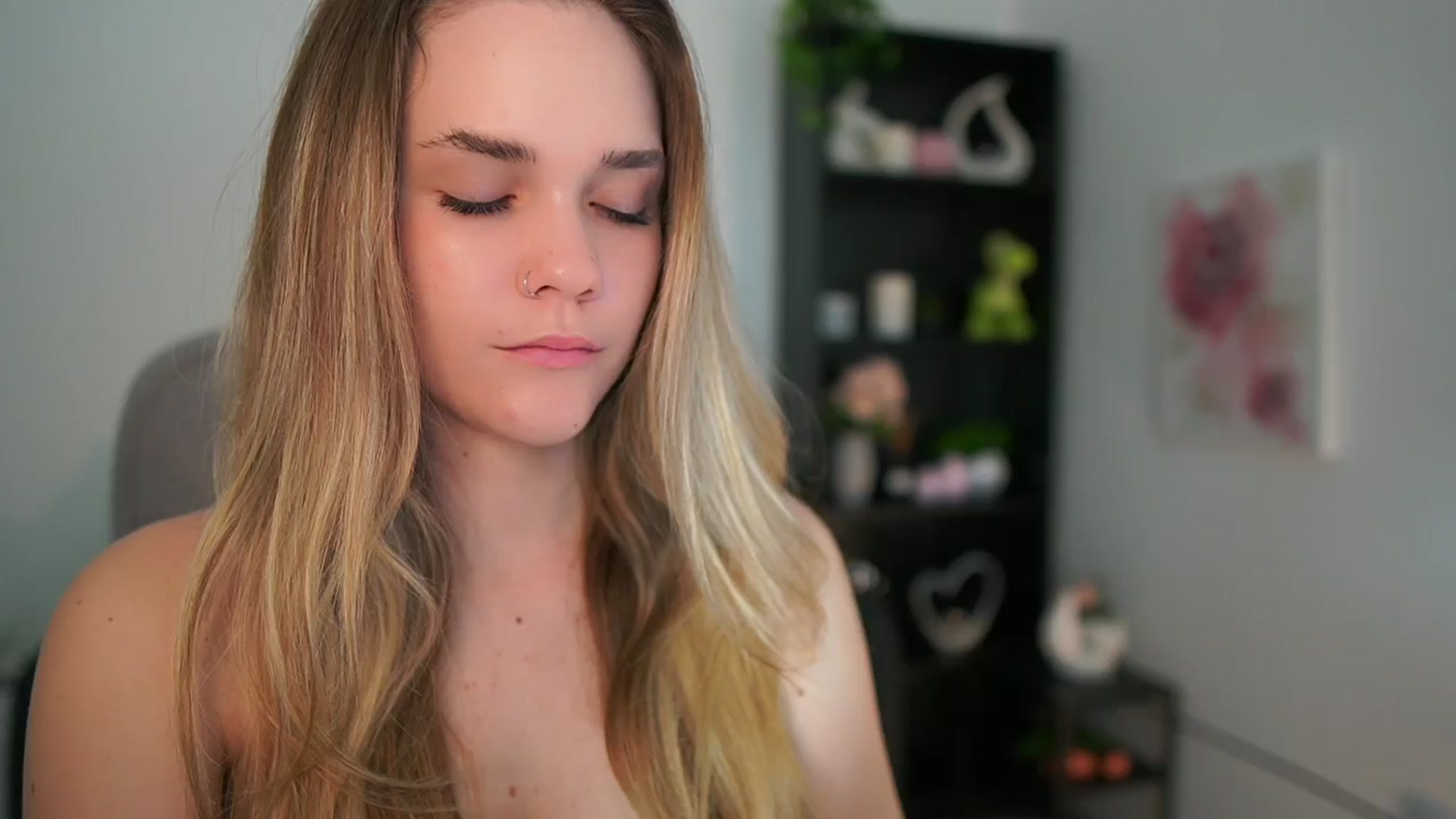 Gallery image thumbnail from Skyla_Novea_'s myfreecams stream on, 04/03/2024, 15:14 image 11 of 20