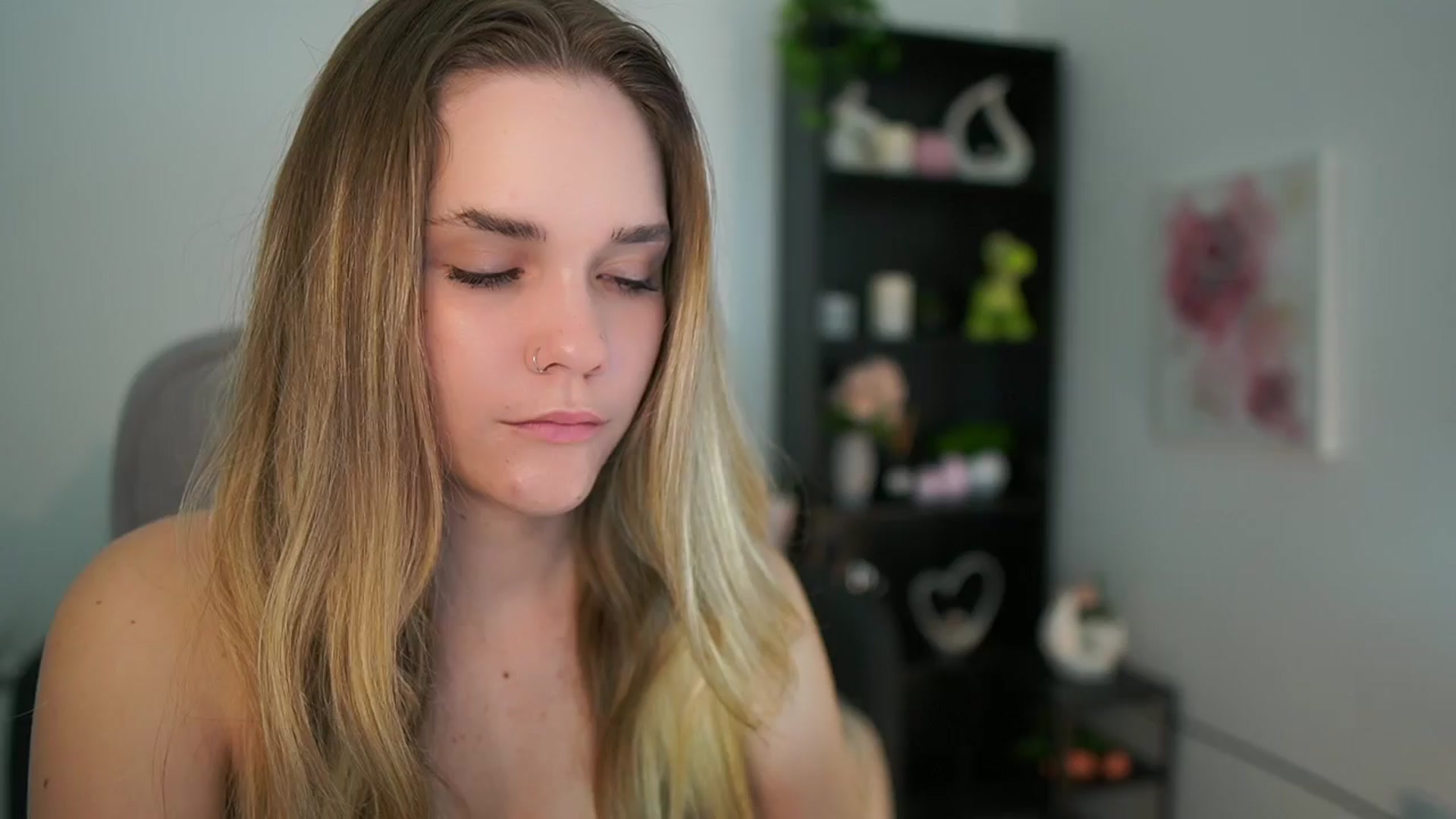 Gallery image thumbnail from Skyla_Novea_'s myfreecams stream on, 04/03/2024, 15:14 image 10 of 20