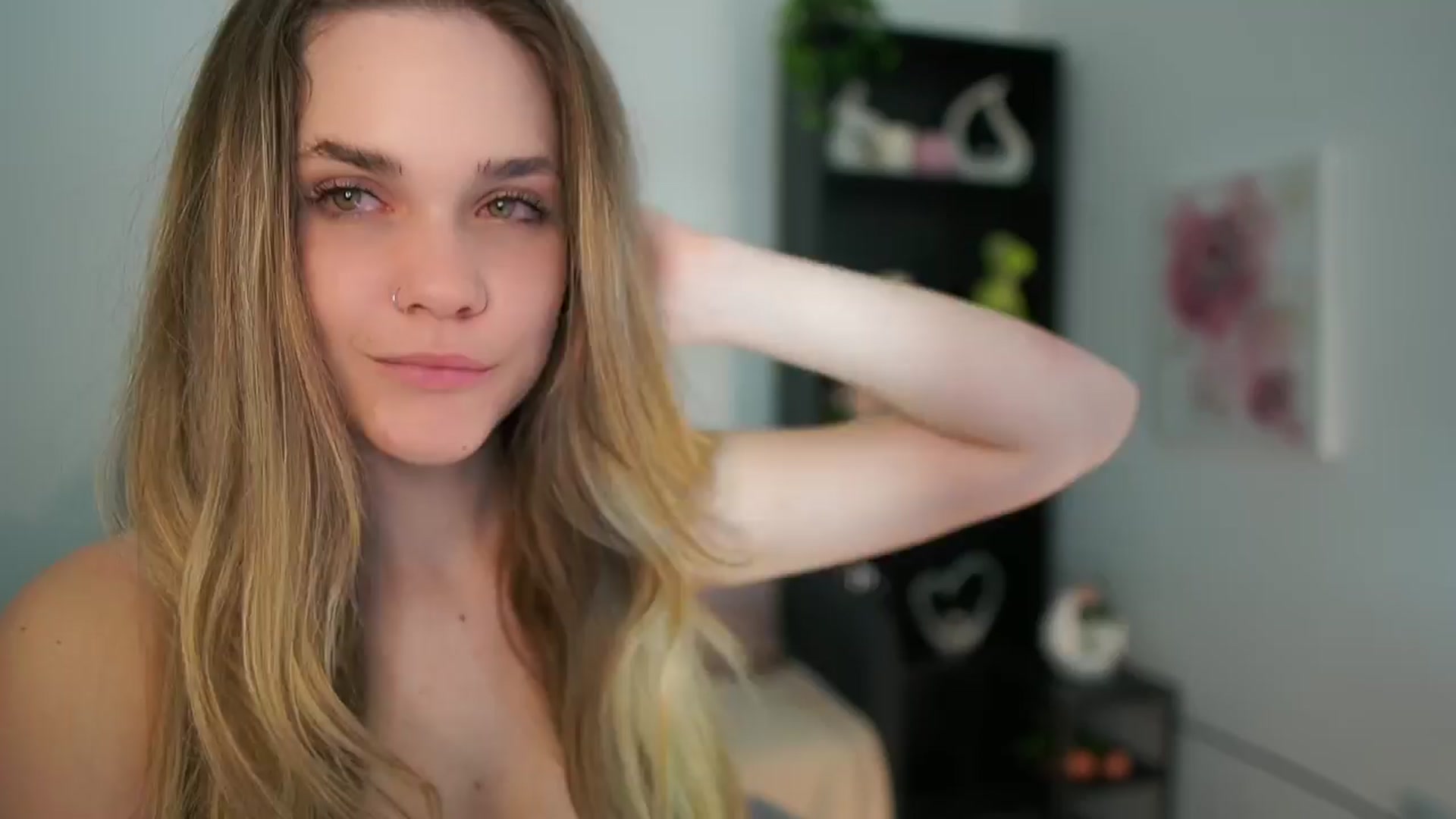 Gallery image thumbnail from Skyla_Novea_'s myfreecams stream on, 04/03/2024, 15:14 image 6 of 20