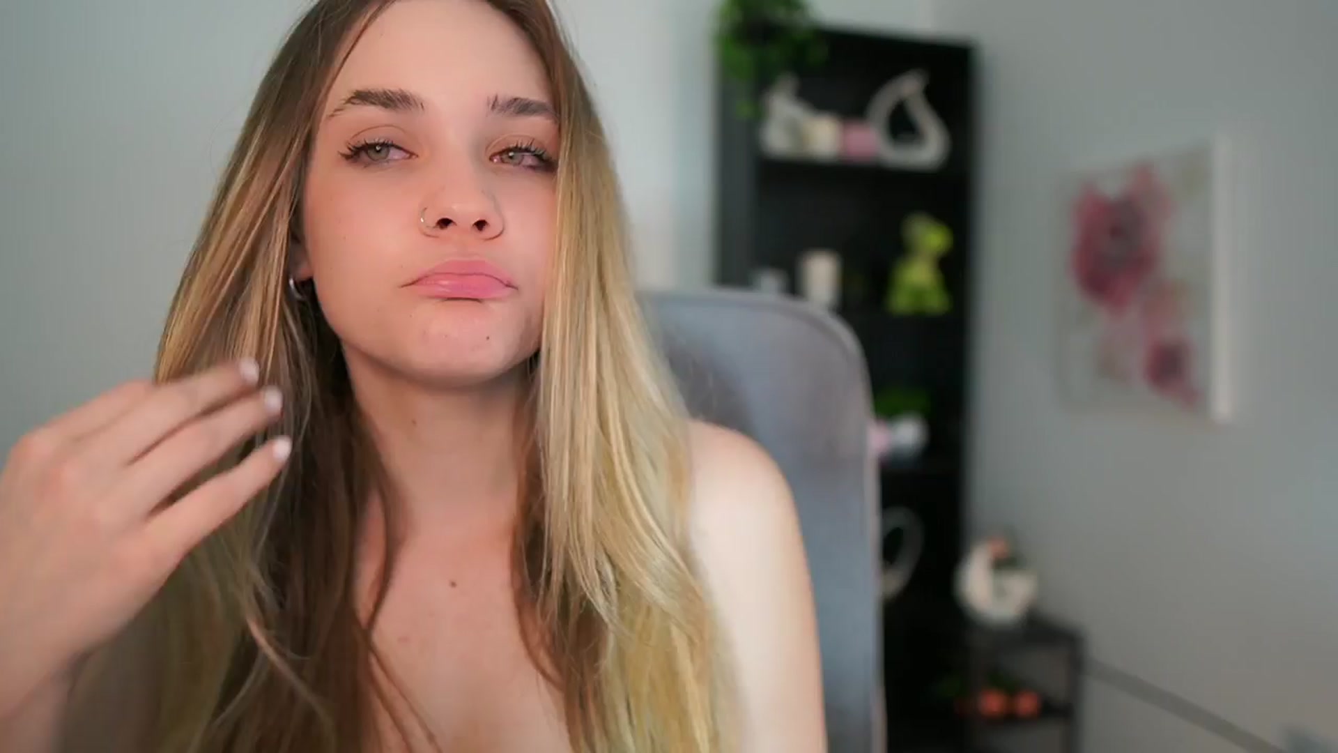 Gallery image thumbnail from Skyla_Novea_'s myfreecams stream on, 04/03/2024, 15:14 image 19 of 20